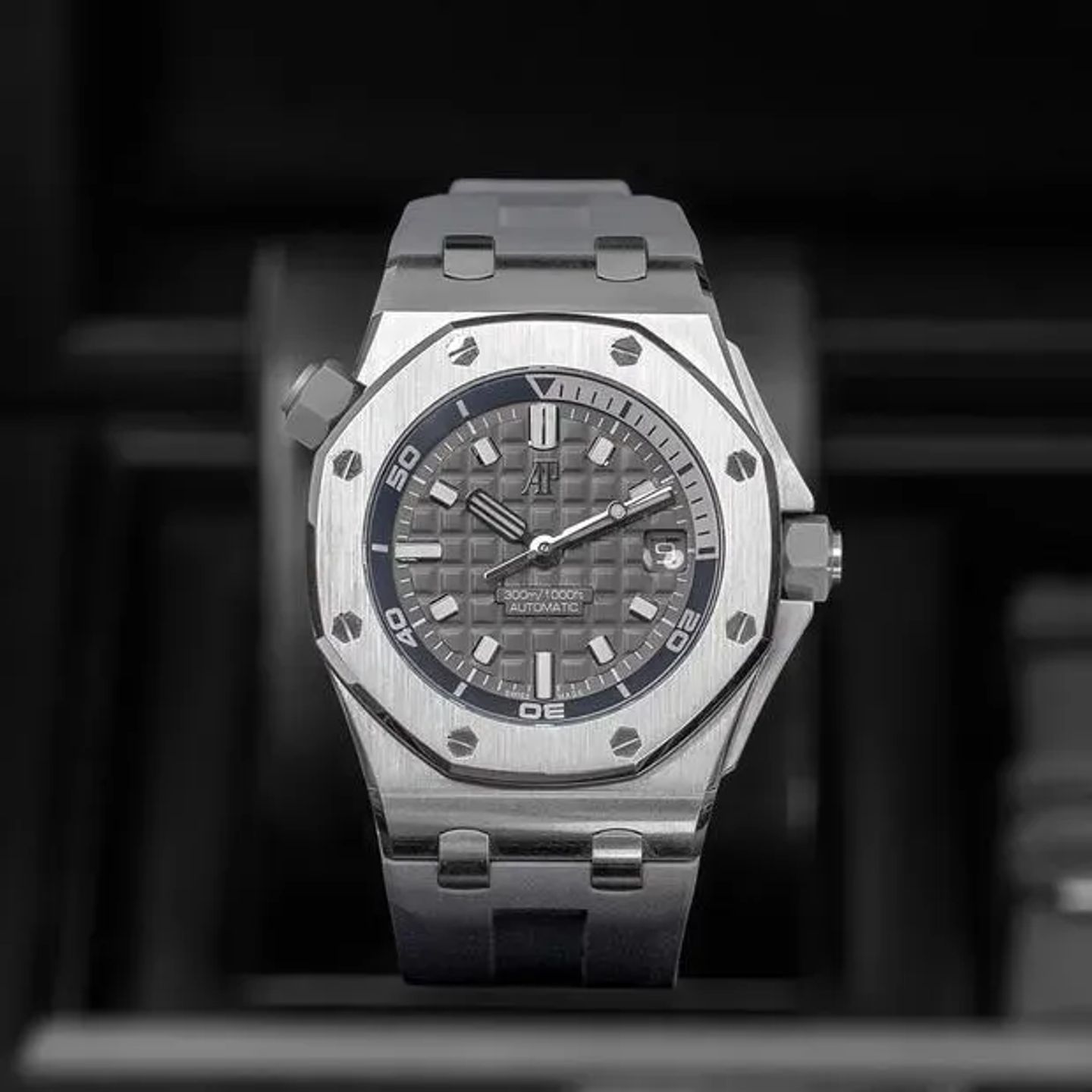 Audemars Piguet Royal Oak Offshore Diver 15720ST.OO.A009CA.01 (2024) - Grey dial 42 mm Steel case (4/6)