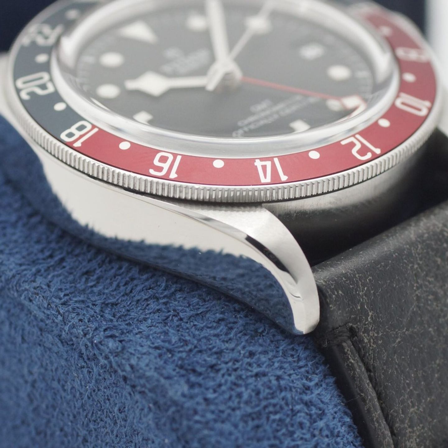 Tudor Black Bay GMT 79830RB (2018) - Black dial 41 mm Steel case (7/8)