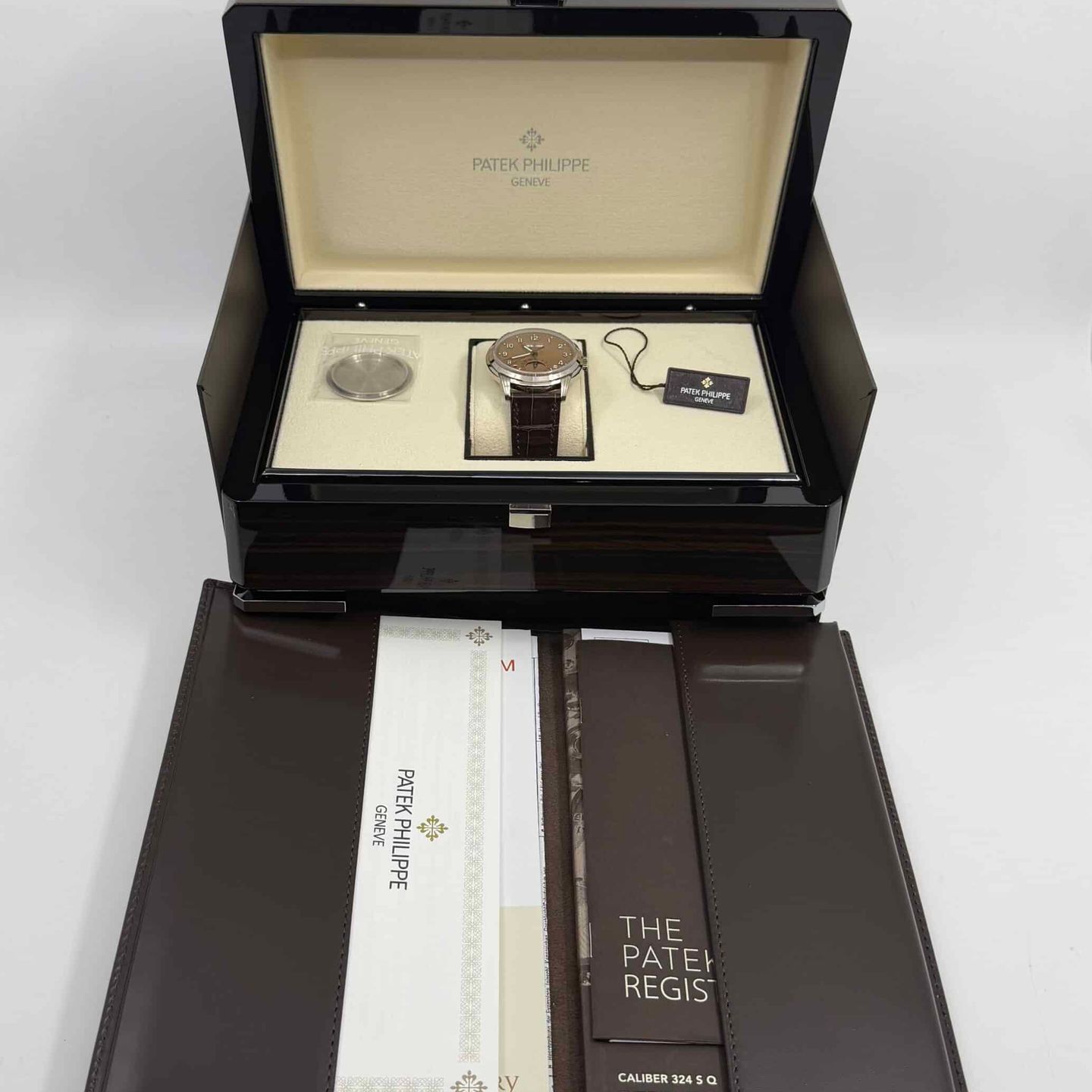 Patek Philippe Perpetual Calendar 5320G-011 - (3/8)