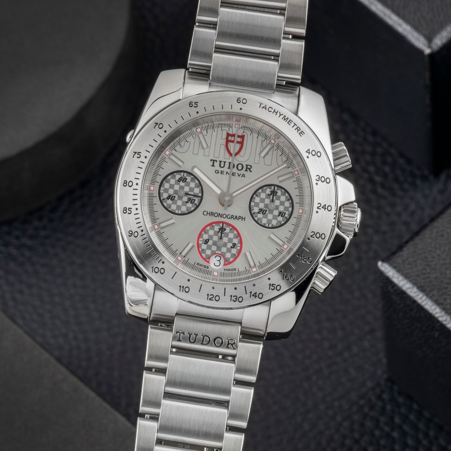 Tudor Sport Chronograph 20300 - (3/8)