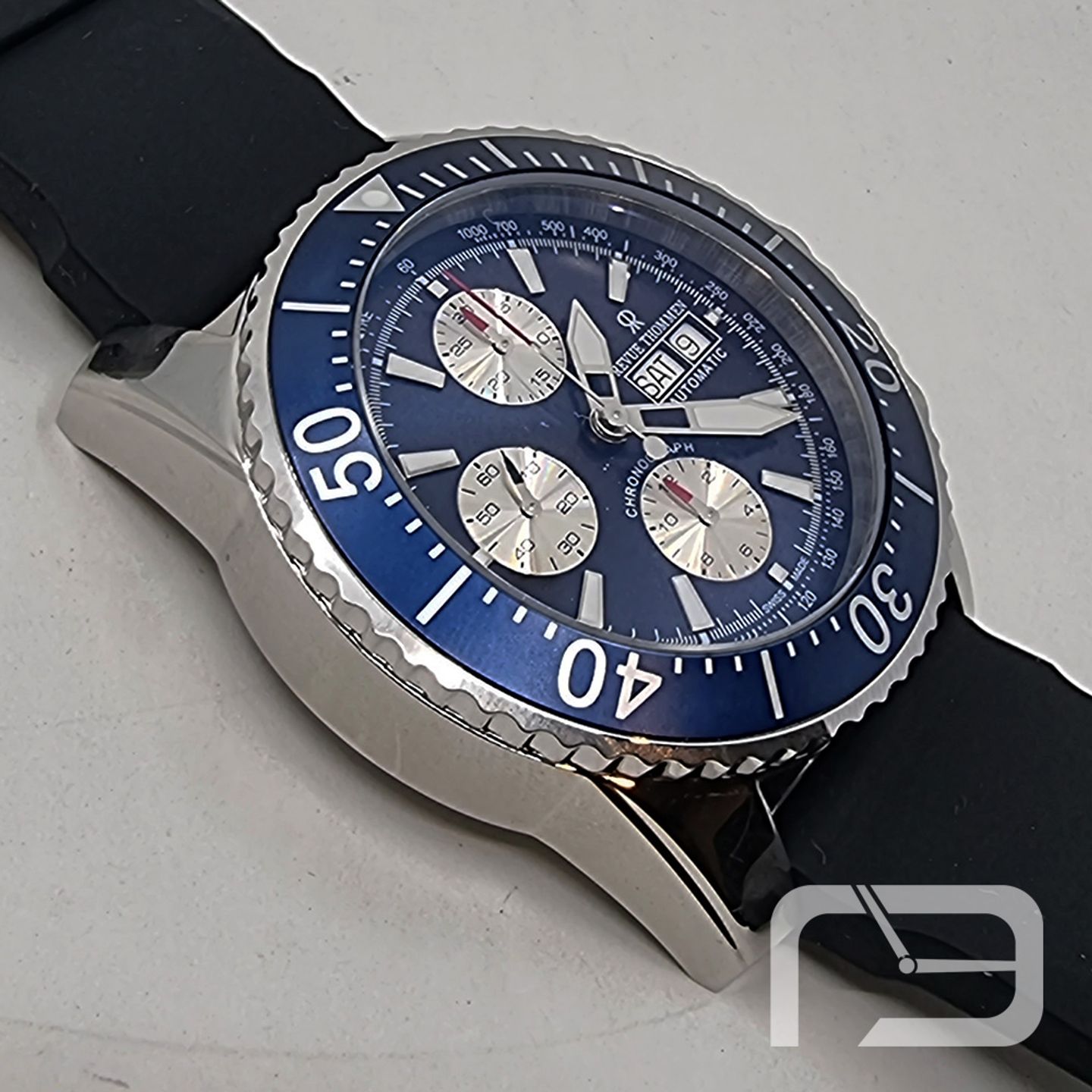 Revue Thommen Diver's Day-Date Chronograph 17030.6535 (2024) - Blauw wijzerplaat 45mm Staal (4/8)