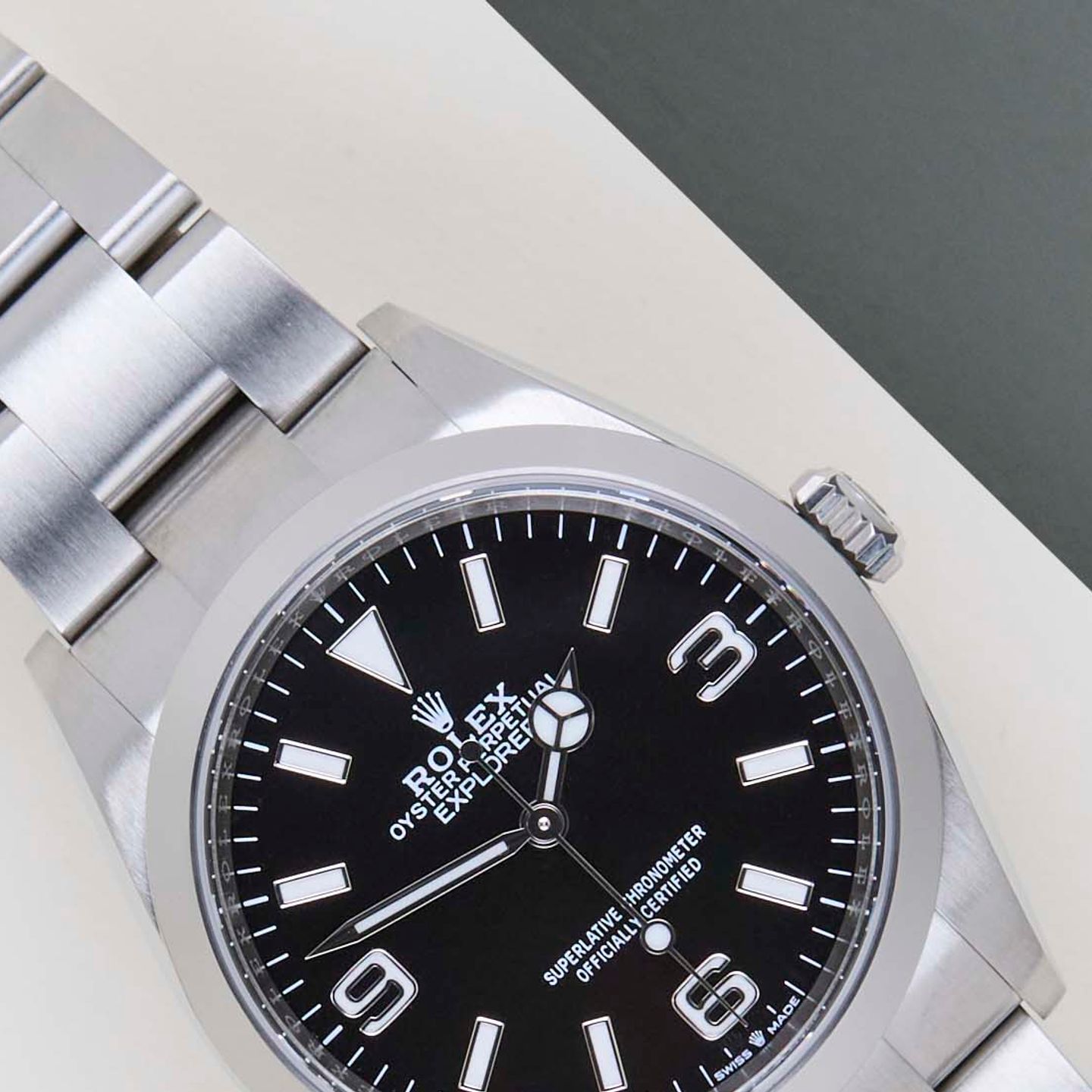 Rolex Explorer 124270 - (3/8)