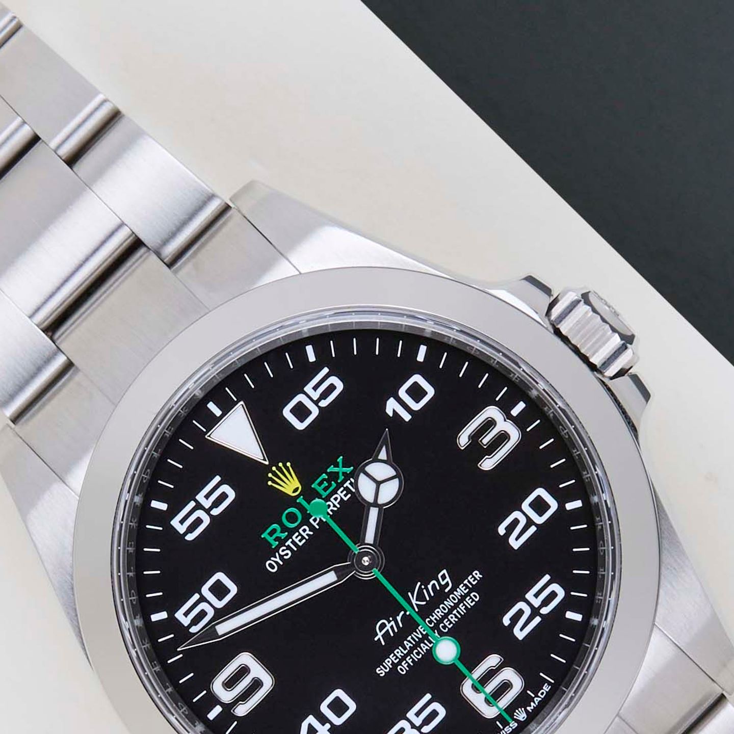 Rolex Air-King 126900 (2024) - Black dial 40 mm Steel case (3/8)