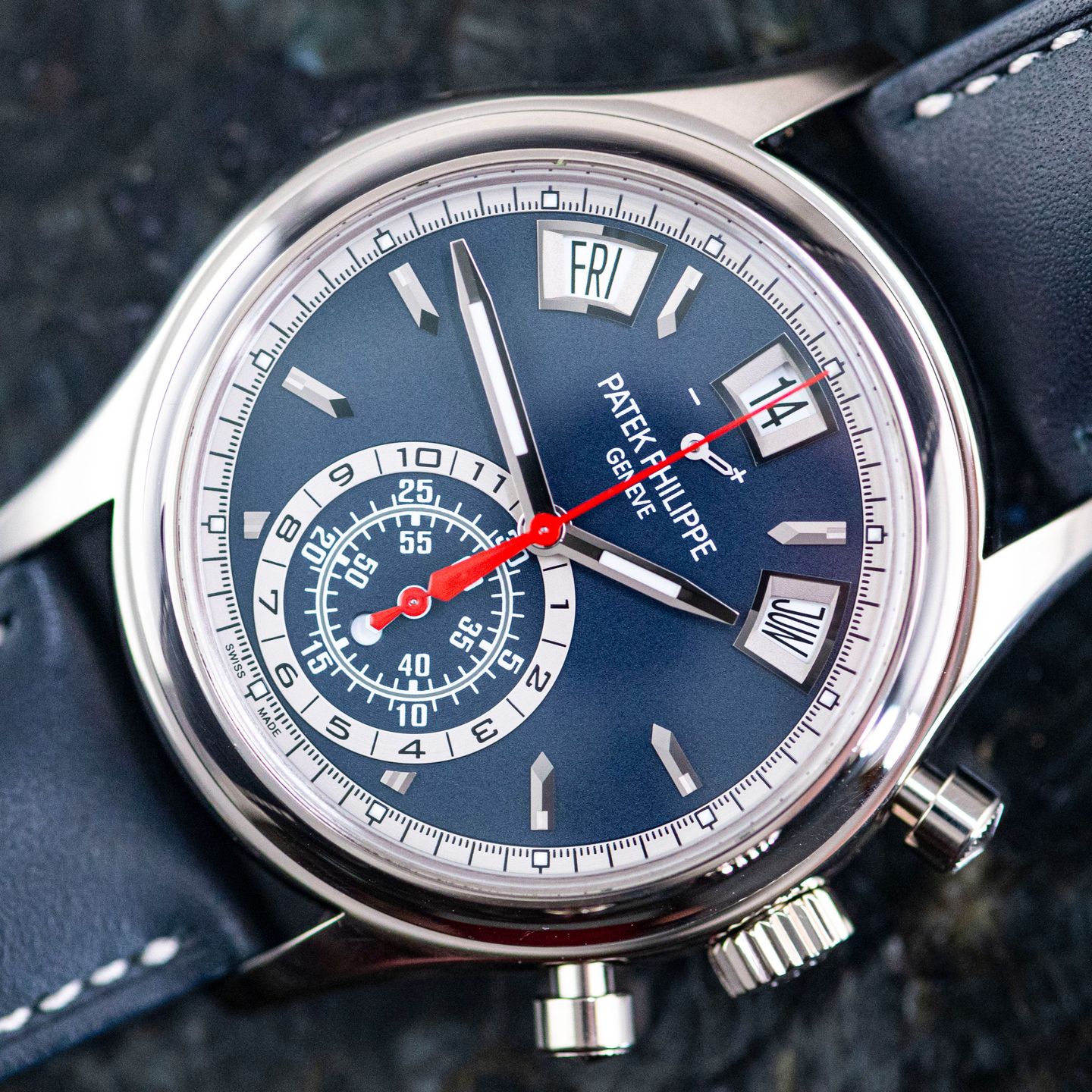 Patek Philippe Annual Calendar Chronograph 5960/01G-001 (2022) - Blauw wijzerplaat 40mm Witgoud (5/8)