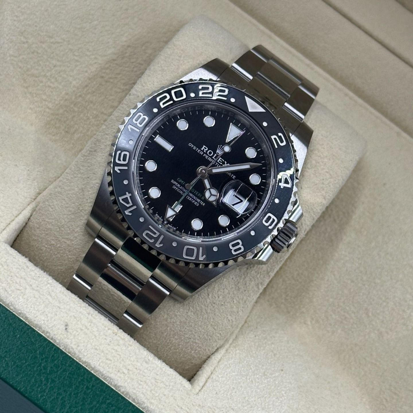 Rolex GMT-Master II 126710BLNR (2024) - Black dial 40 mm Steel case (8/8)