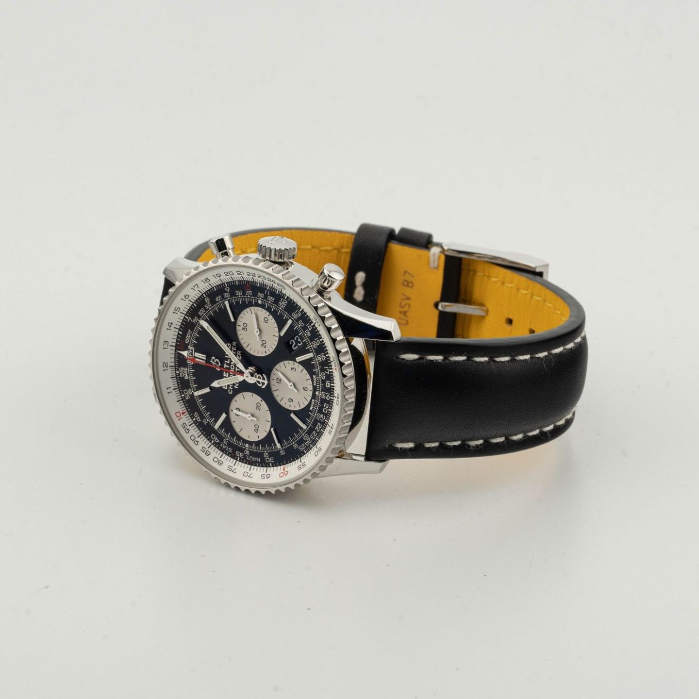 Breitling Navitimer AB0121 (2022) - Black dial 43 mm Steel case (6/8)