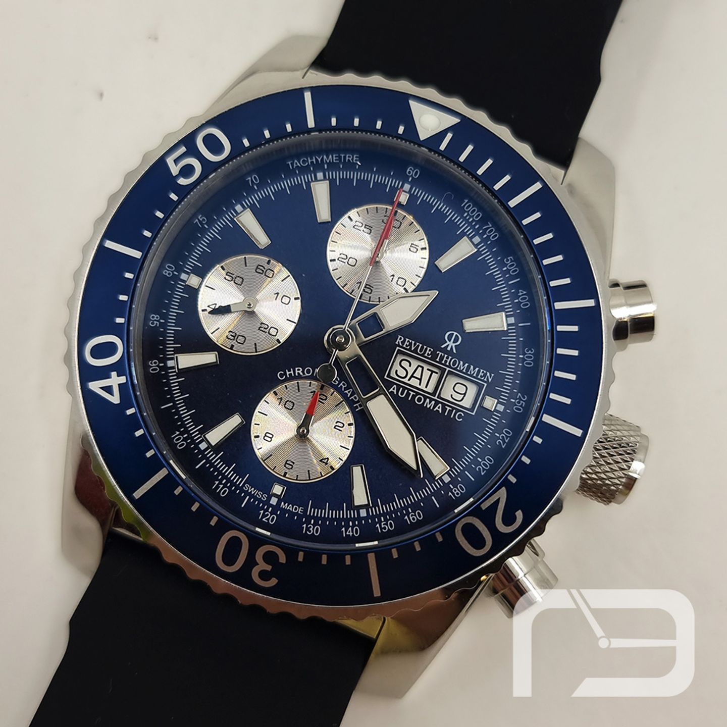 Revue Thommen Diver's Day-Date Chronograph 17030.6535 (2024) - Blue dial 45 mm Steel case (1/8)