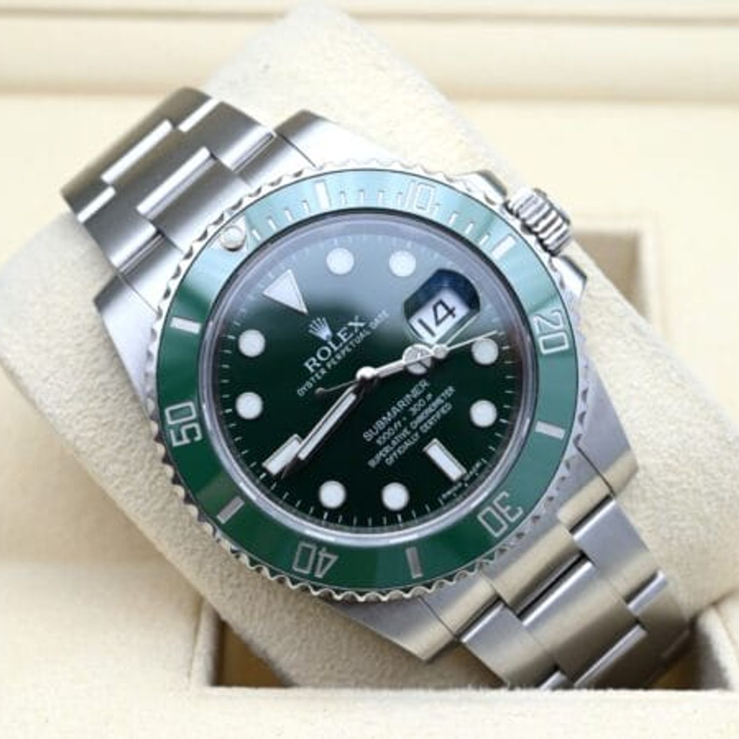 Rolex Submariner Date 116610LV (2013) - Green dial 40 mm Steel case (1/7)