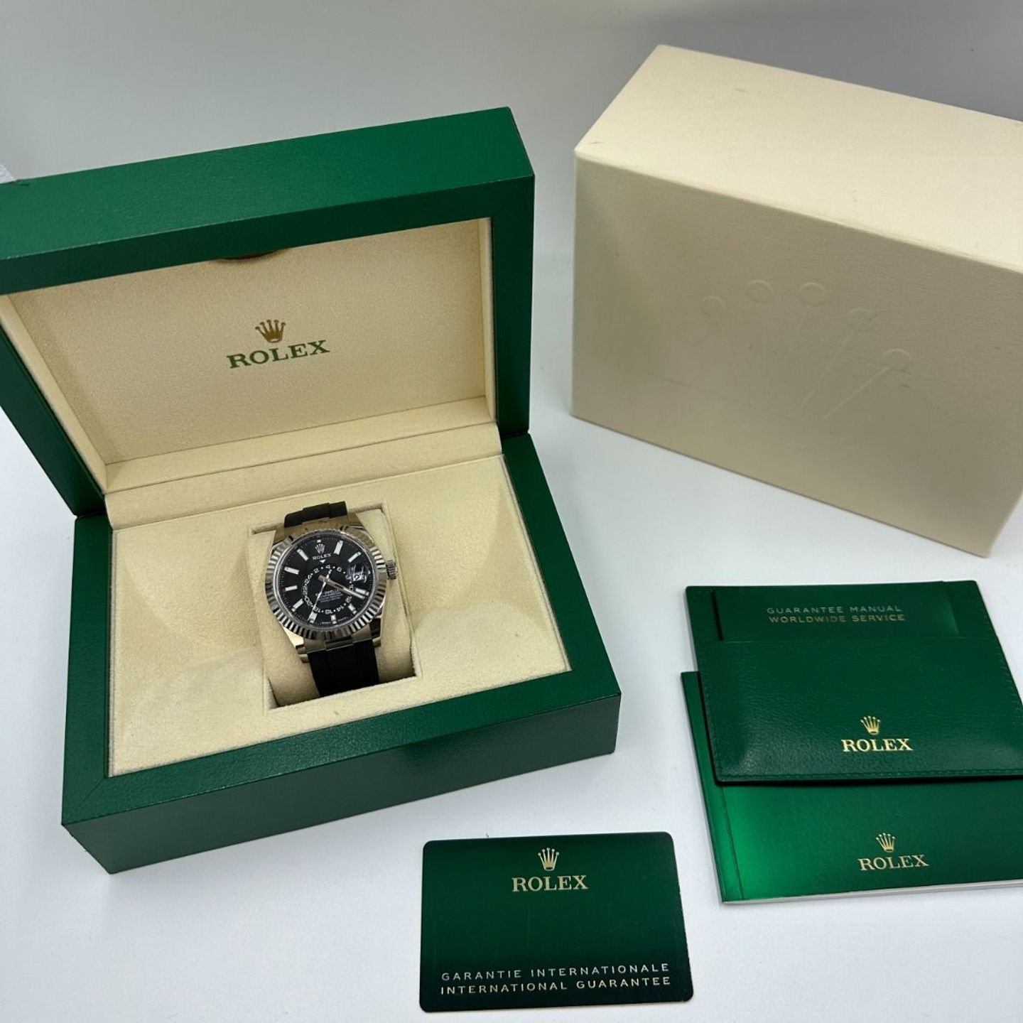 Rolex Sky-Dweller 336239 (2024) - Zwart wijzerplaat 42mm Witgoud (8/8)