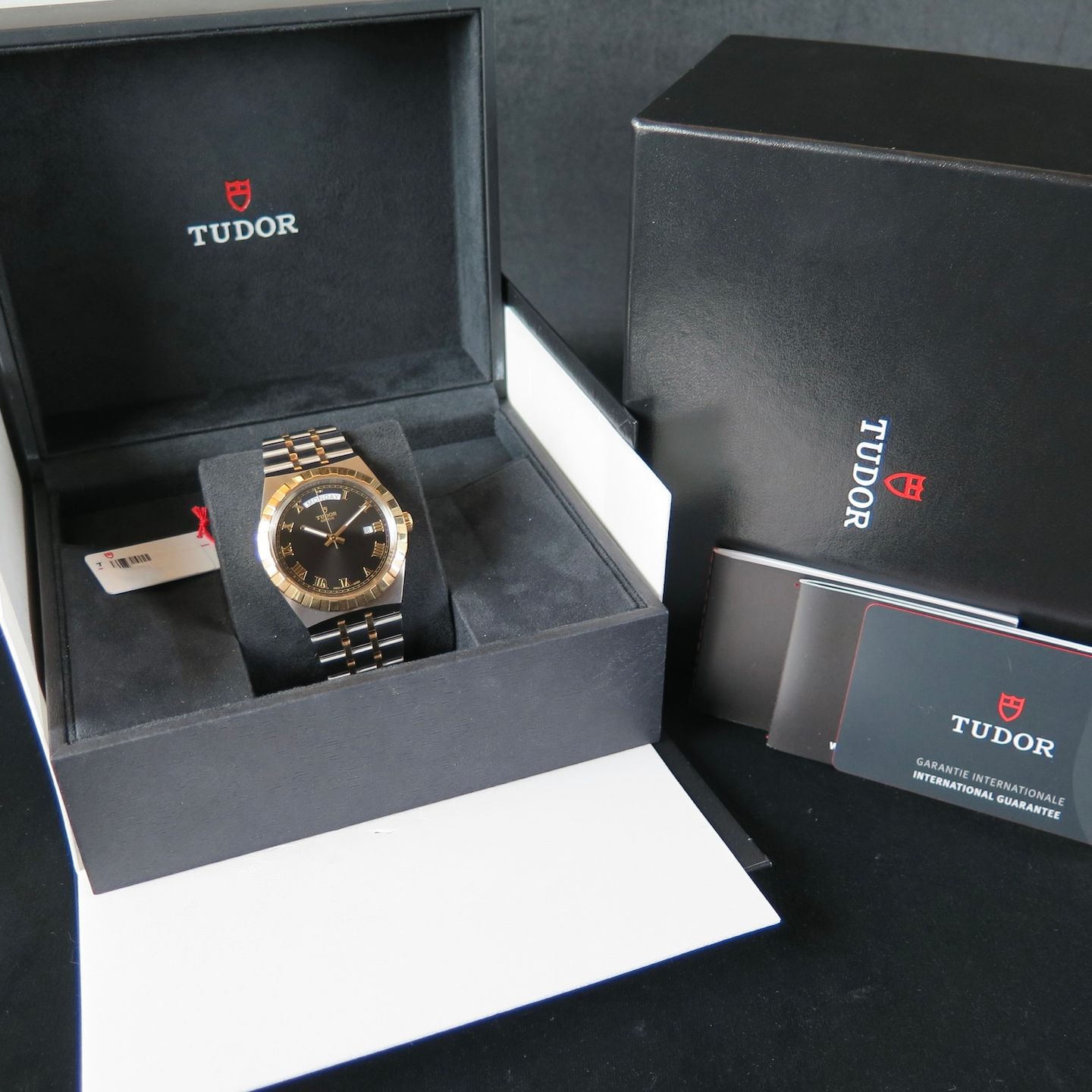 Tudor Royal 28603 (2021) - Black dial 41 mm Steel case (8/8)