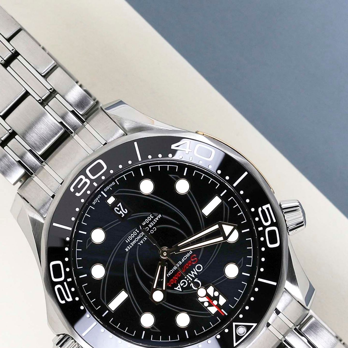 Omega Seamaster Diver 300 M 210.22.42.20.01.004 (2020) - Zwart wijzerplaat 42mm Staal (4/8)