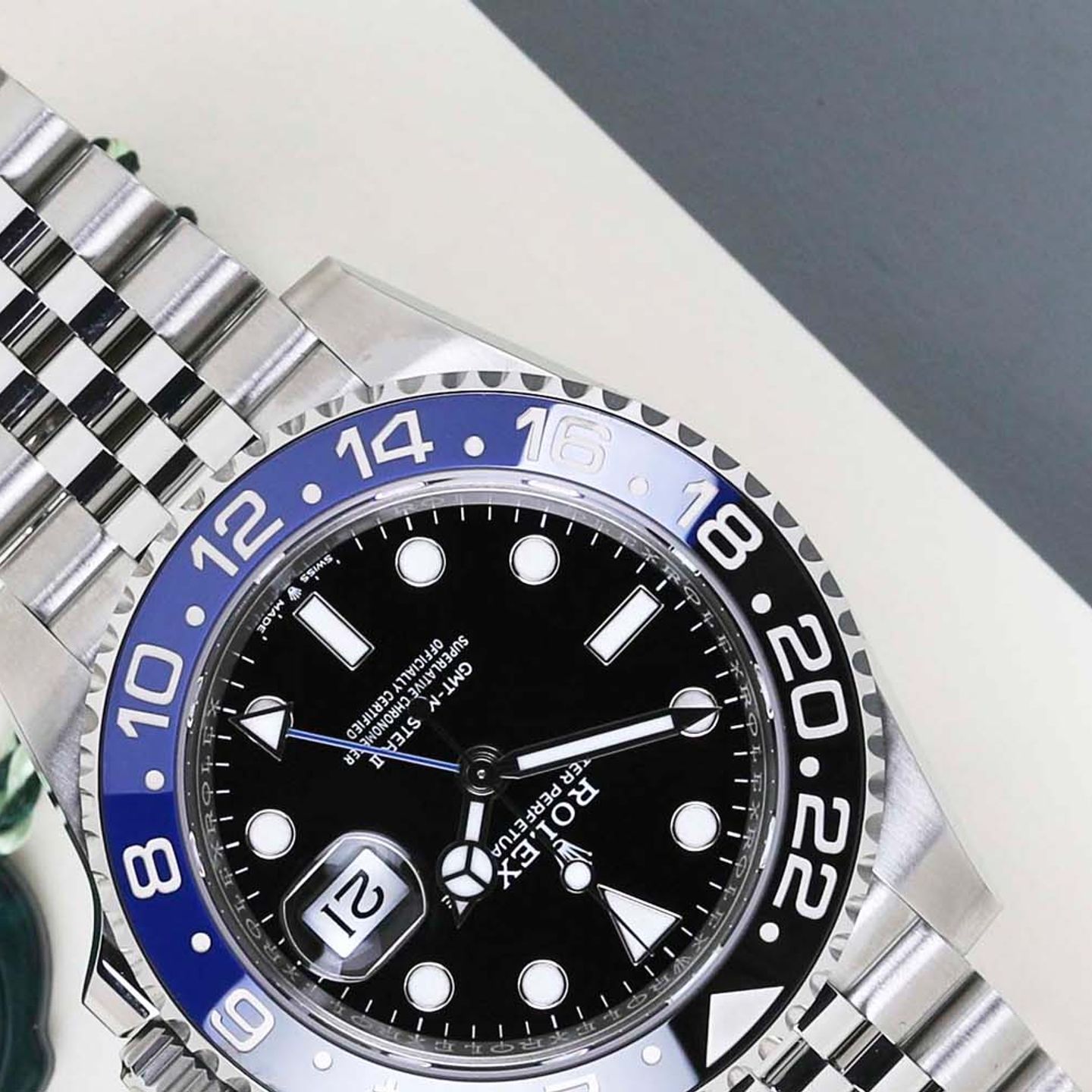 Rolex GMT-Master II 126710BLNR (2024) - Black dial 40 mm Steel case (4/8)