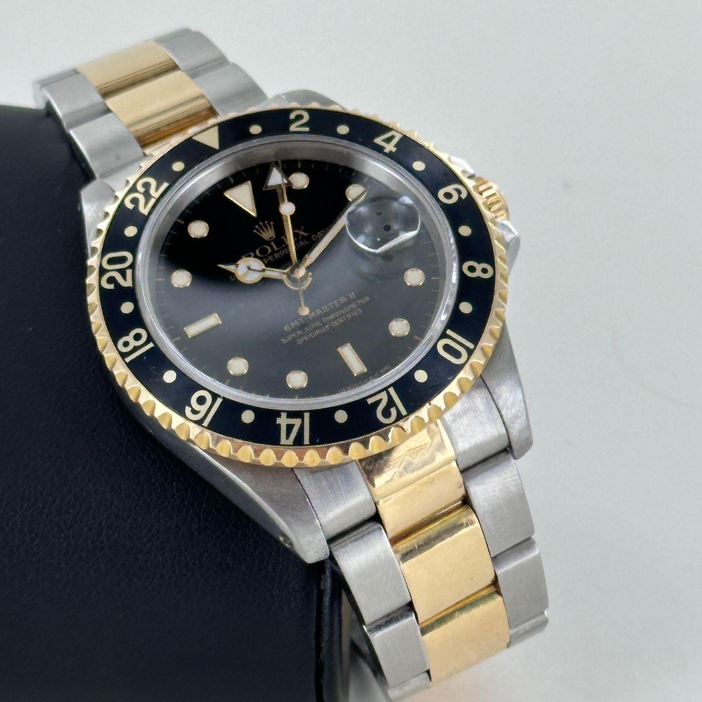 Rolex GMT-Master II 16713 (1992) - Black dial 40 mm Gold/Steel case (1/7)