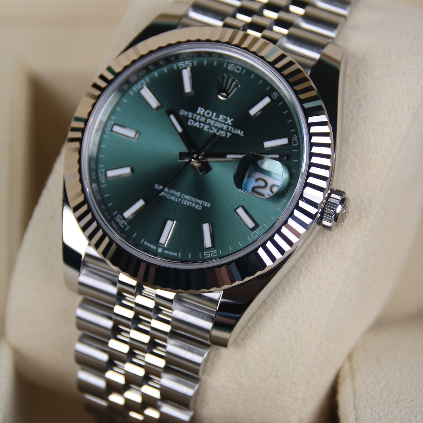 Rolex Datejust 41 126334 (2024) - Green dial 41 mm Steel case (6/6)