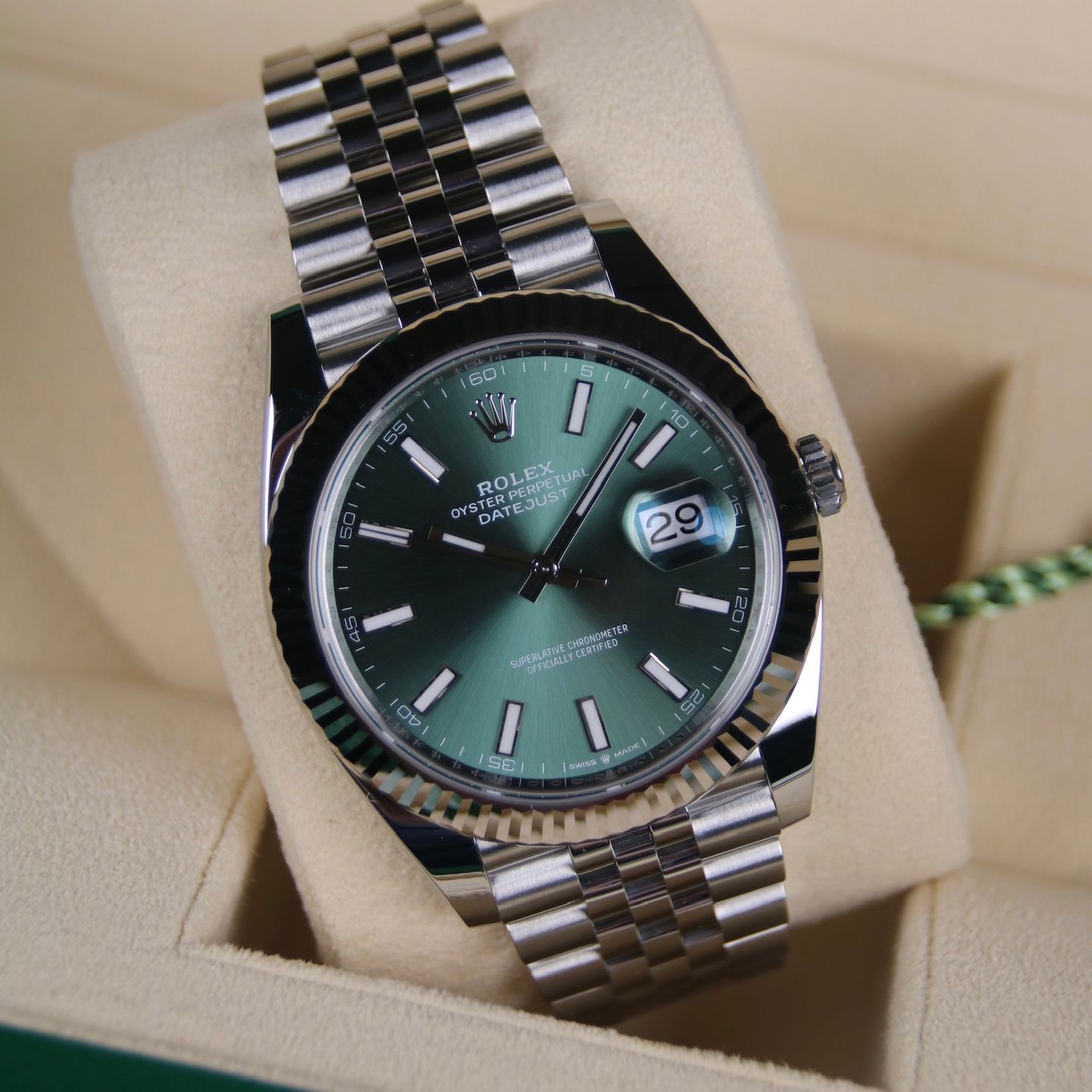 Rolex Datejust 41 126334 (2024) - Green dial 41 mm Steel case (2/6)