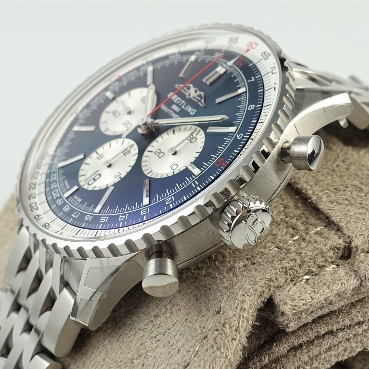 Breitling Navitimer 01 (46 MM) AB0137211C1A1 - (2/8)