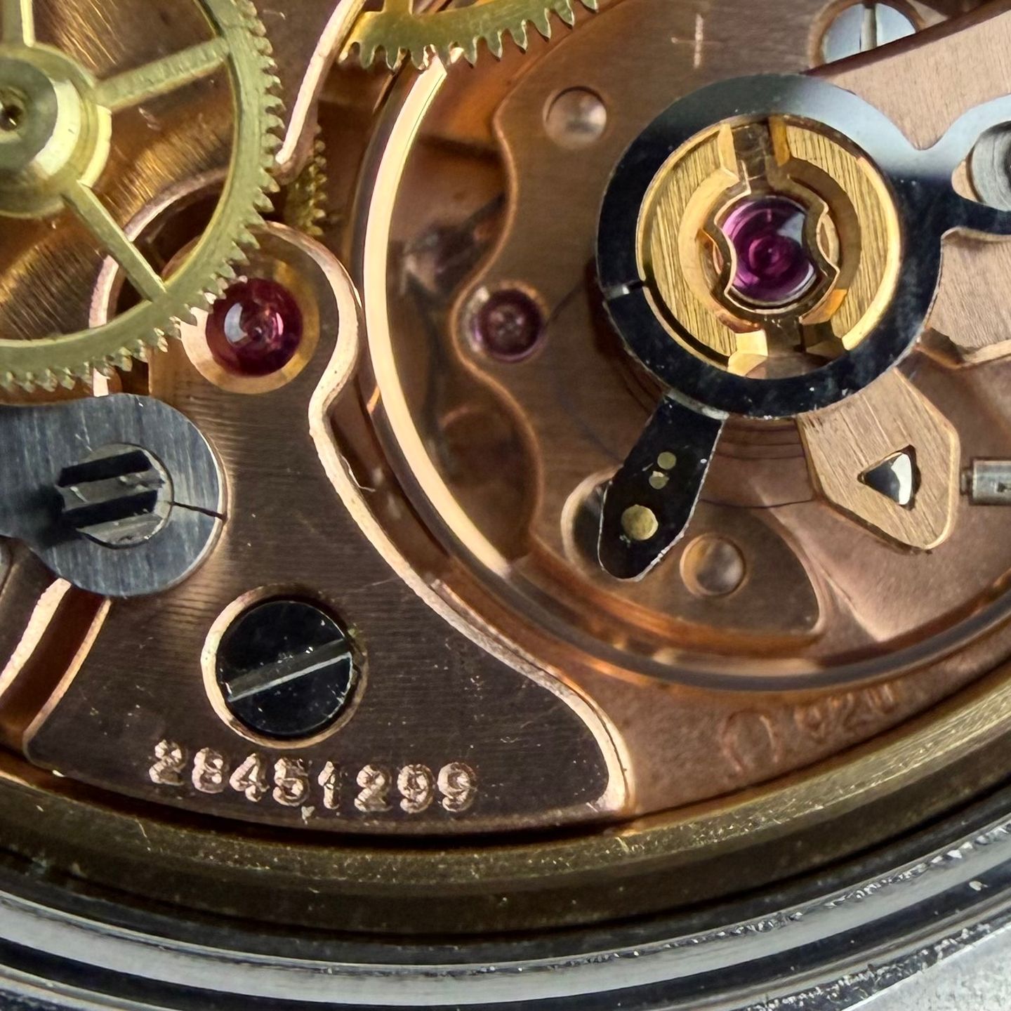 Omega Genève 146.009 - (4/8)