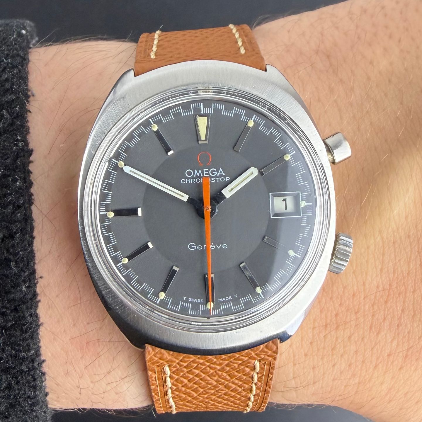 Omega Genève 146.009 - (2/8)