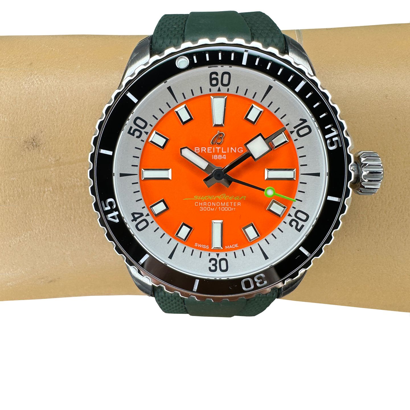 Breitling Superocean 42 A173751A1O1S1 (2024) - Oranje wijzerplaat 42mm Staal (2/8)