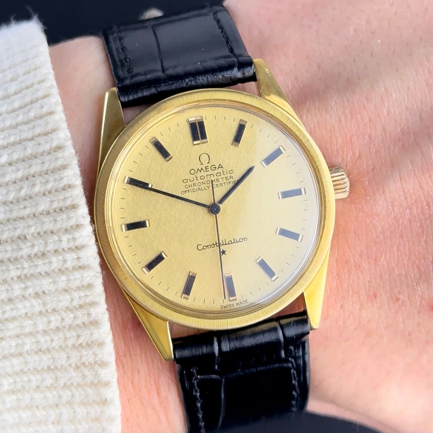 Omega Constellation 167.021 (1966) - Gold dial 33 mm Yellow Gold case (2/8)