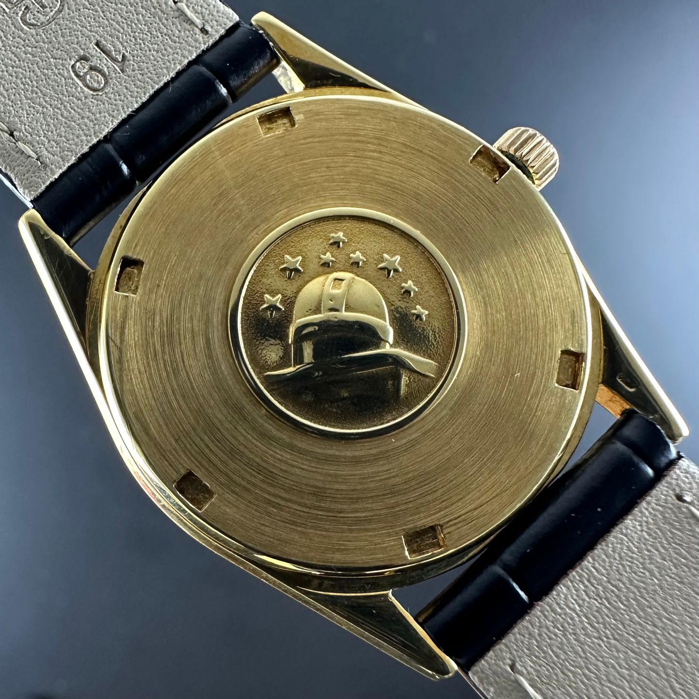 Omega Constellation 167.021 (1966) - Gold dial 33 mm Yellow Gold case (4/8)