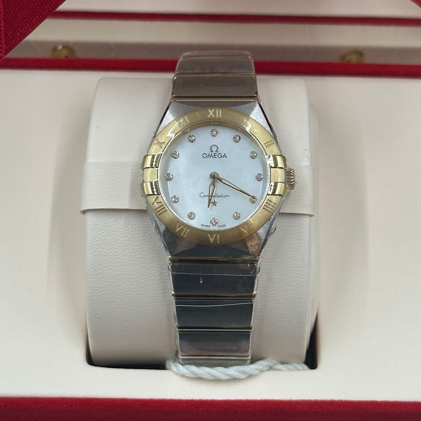 Omega Constellation Quartz 131.20.28.60.55.002 (2023) - Pearl dial 28 mm Gold/Steel case (3/8)