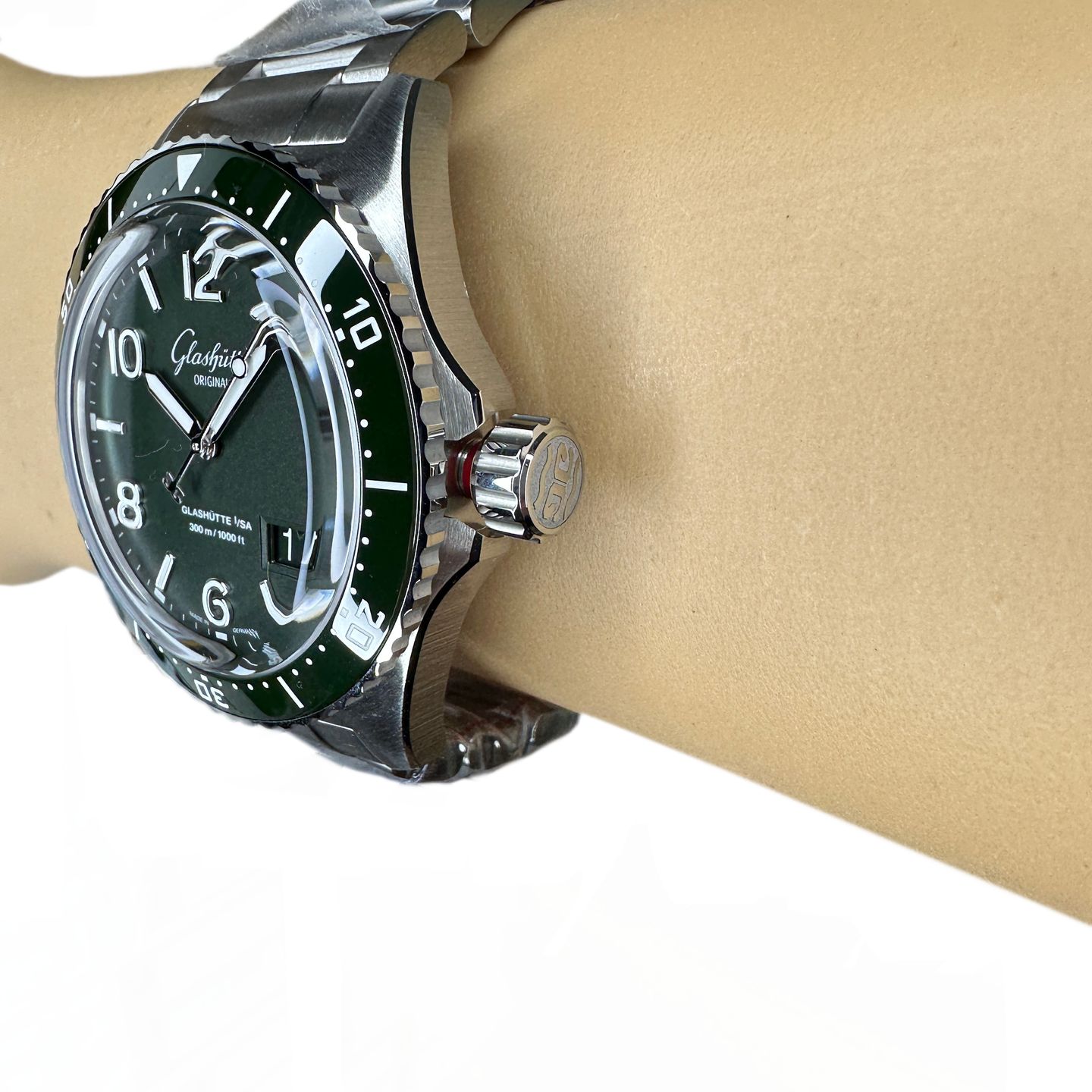 Glashütte Original SeaQ Panorama Date 1-36-13-07-83-70 (2024) - Groen wijzerplaat 43mm Staal (5/8)