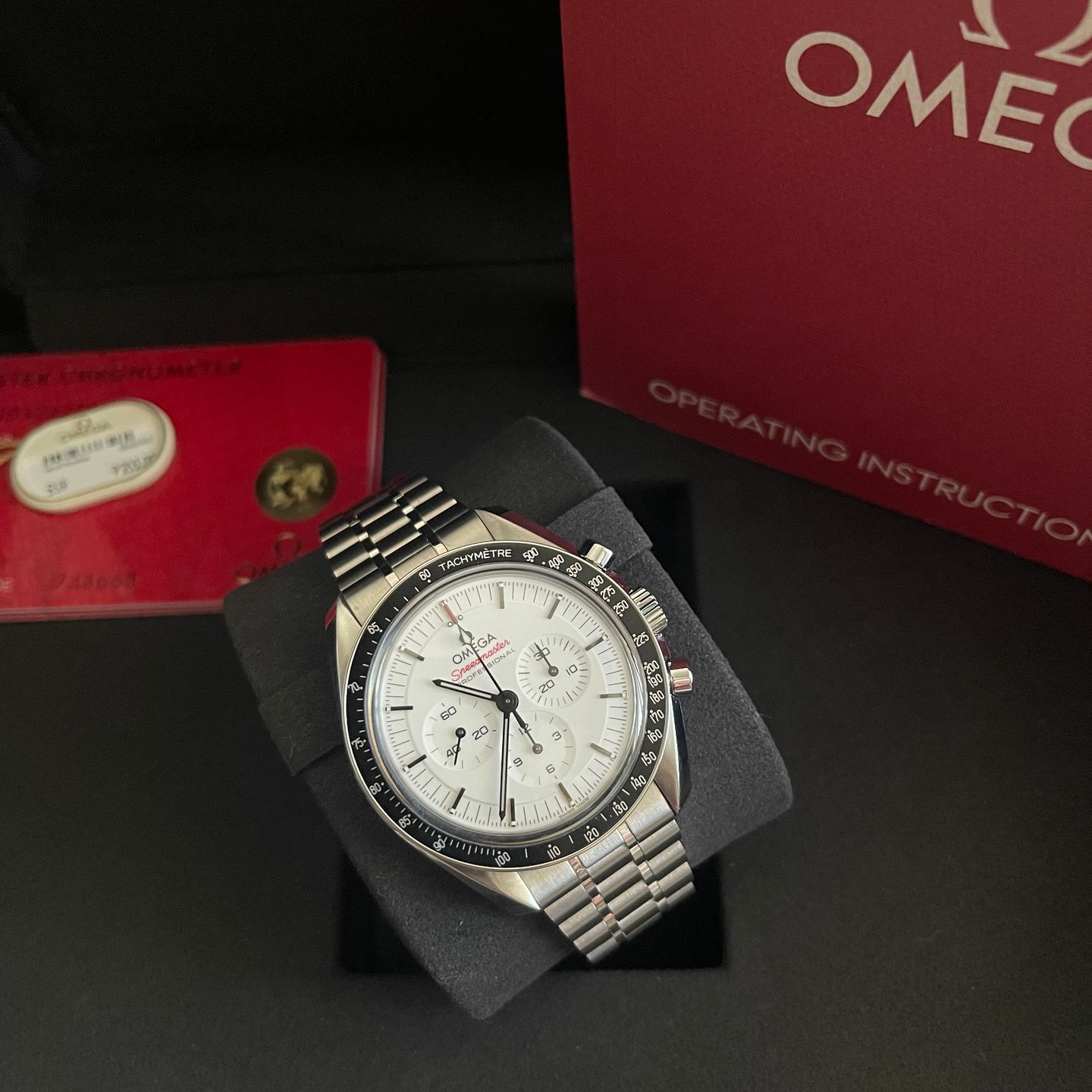 Omega Speedmaster 310.30.42.50.04.001 (2024) - White dial 42 mm Steel case (2/8)