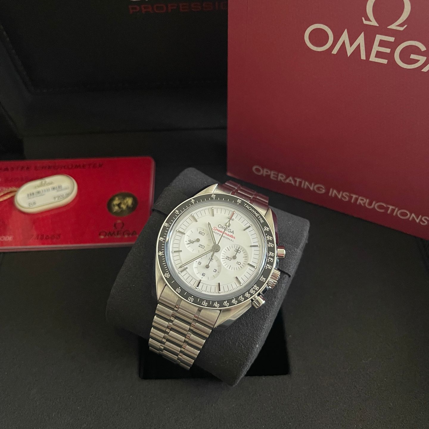 Omega Speedmaster 310.30.42.50.04.001 (2024) - White dial 42 mm Steel case (3/8)