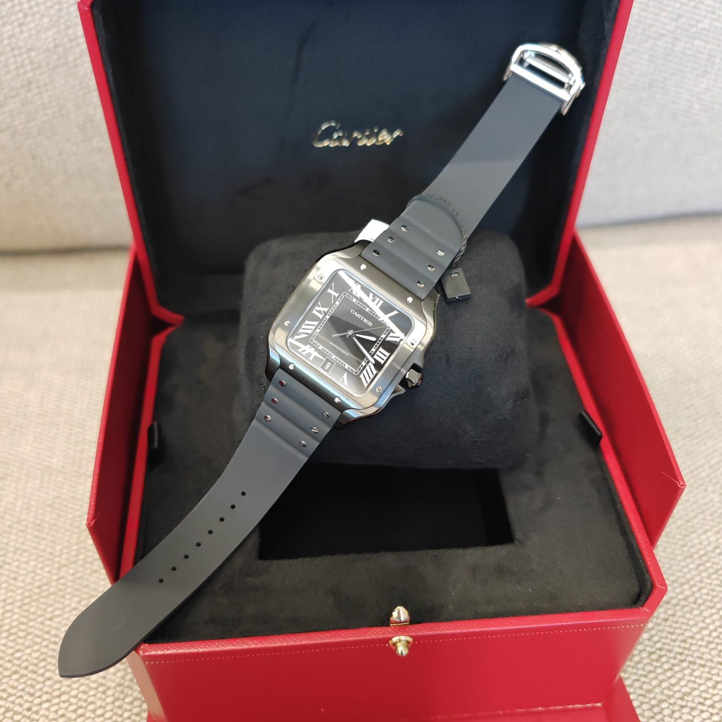 Cartier Santos WSSA0039 (2025) - Black dial 39 mm Steel case (2/8)