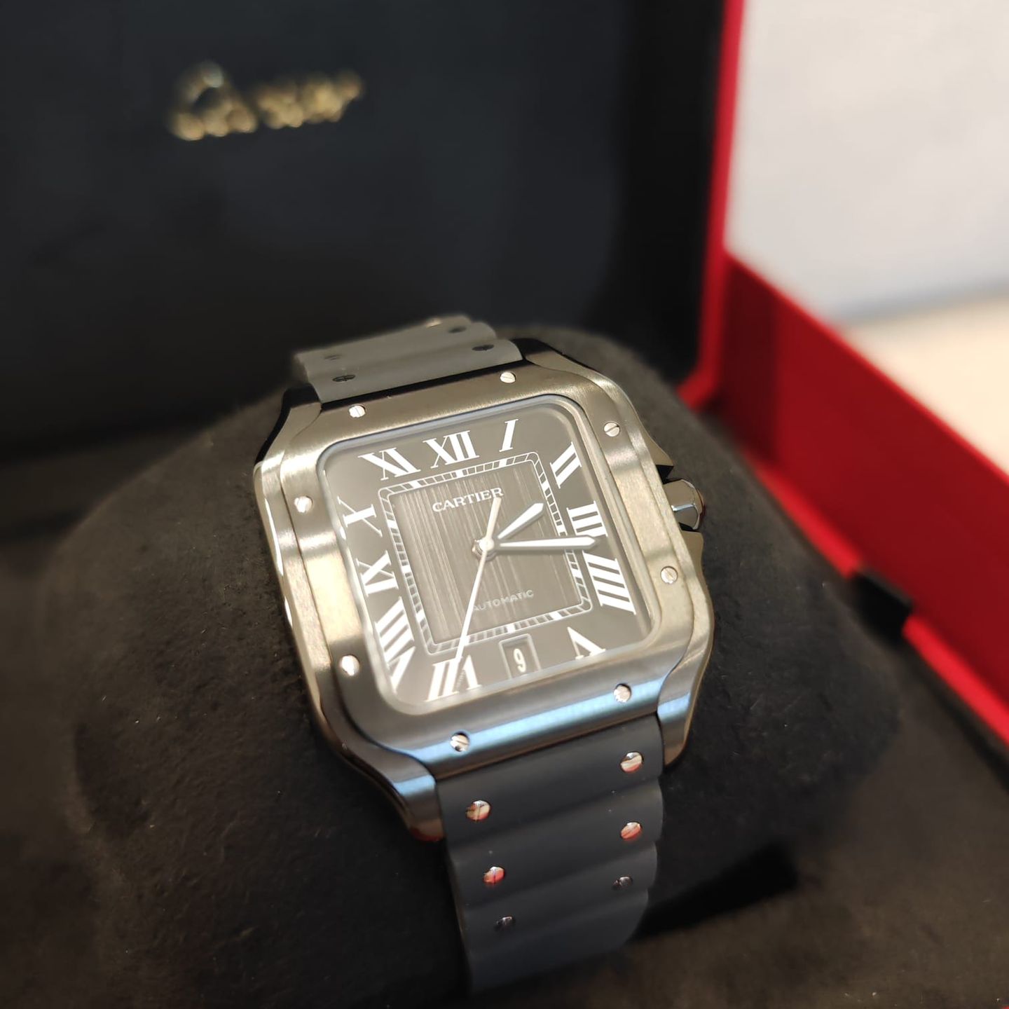 Cartier Santos WSSA0039 (2025) - Black dial 39 mm Steel case (4/8)