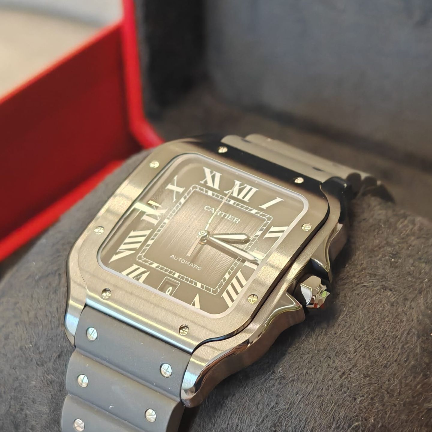 Cartier Santos WSSA0039 (2025) - Black dial 39 mm Steel case (5/8)