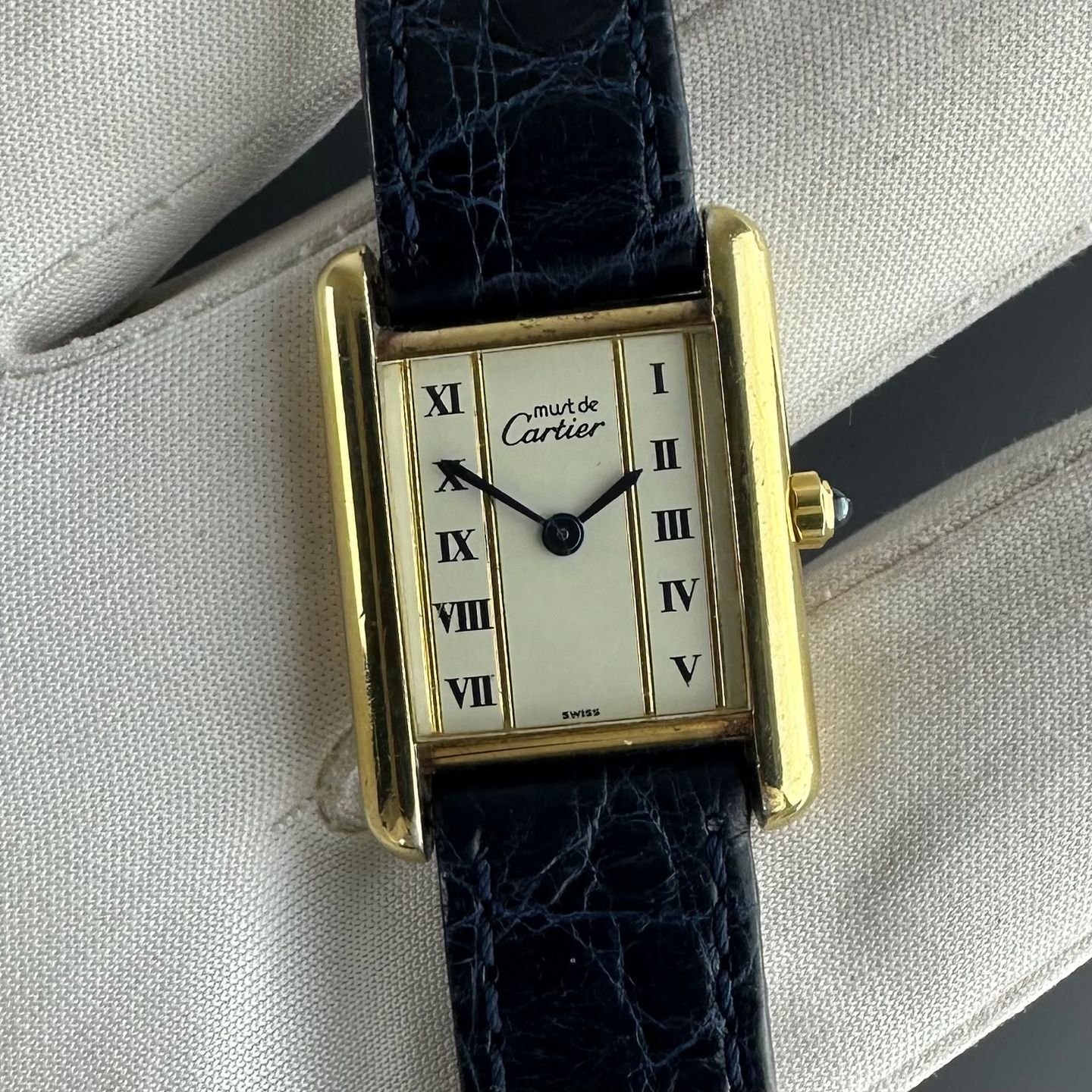 Cartier Tank Vermeil 366001 (1990) - White dial 28 mm Steel case (2/8)