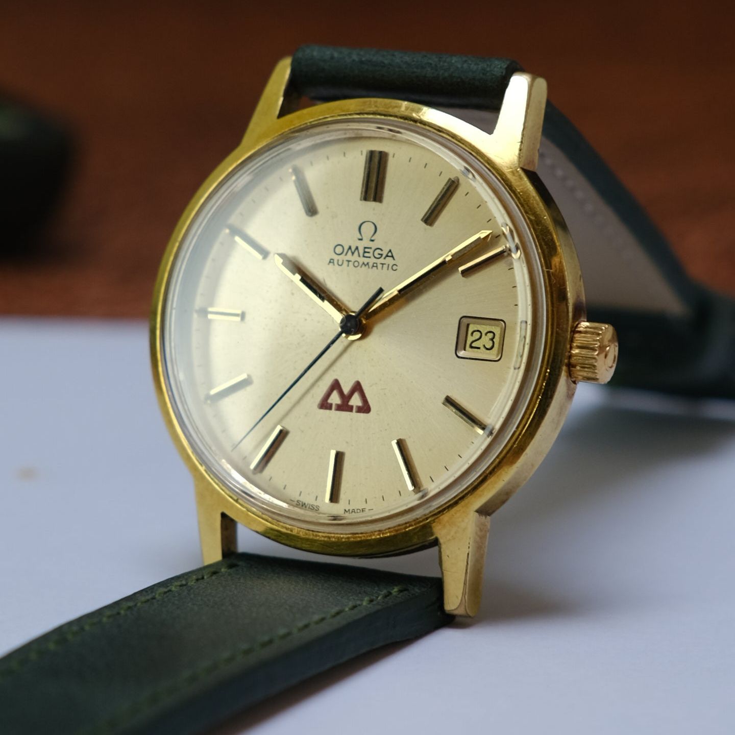 Omega Genève 166.0163 (1970) - Champagne dial 35 mm Gold/Steel case (2/6)