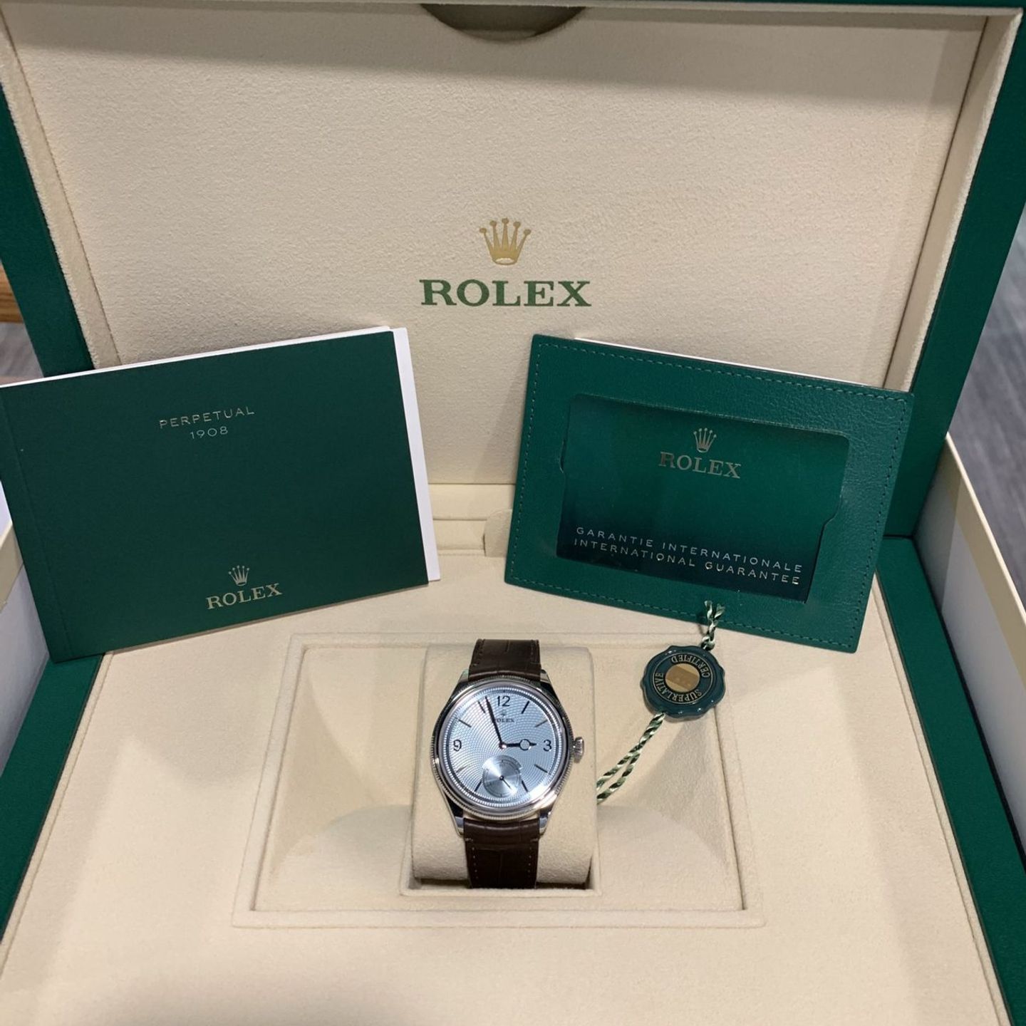 Rolex Perpetual 1908 52506 (2024) - Blauw wijzerplaat 39mm Platina (2/2)