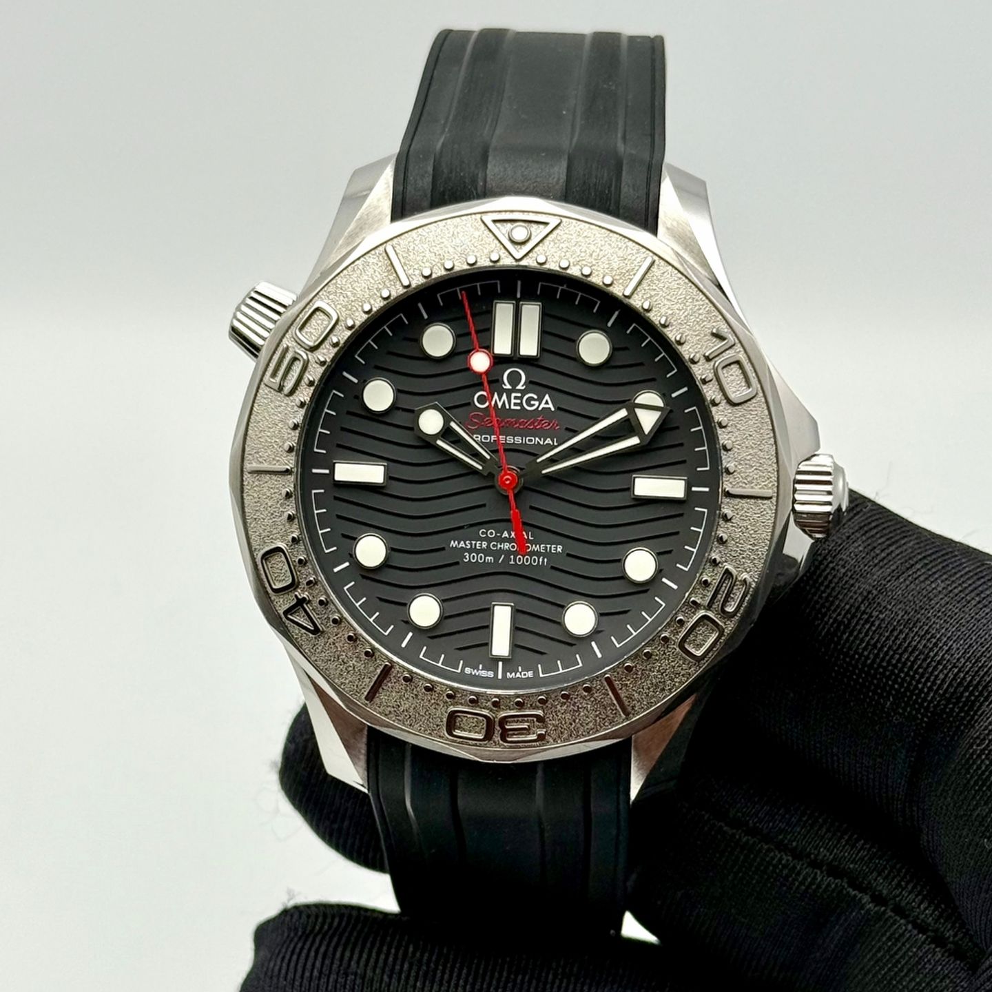 Omega Seamaster Diver 300 M 210.30.42.20.01.002 (2024) - Black dial 42 mm Steel case (3/8)