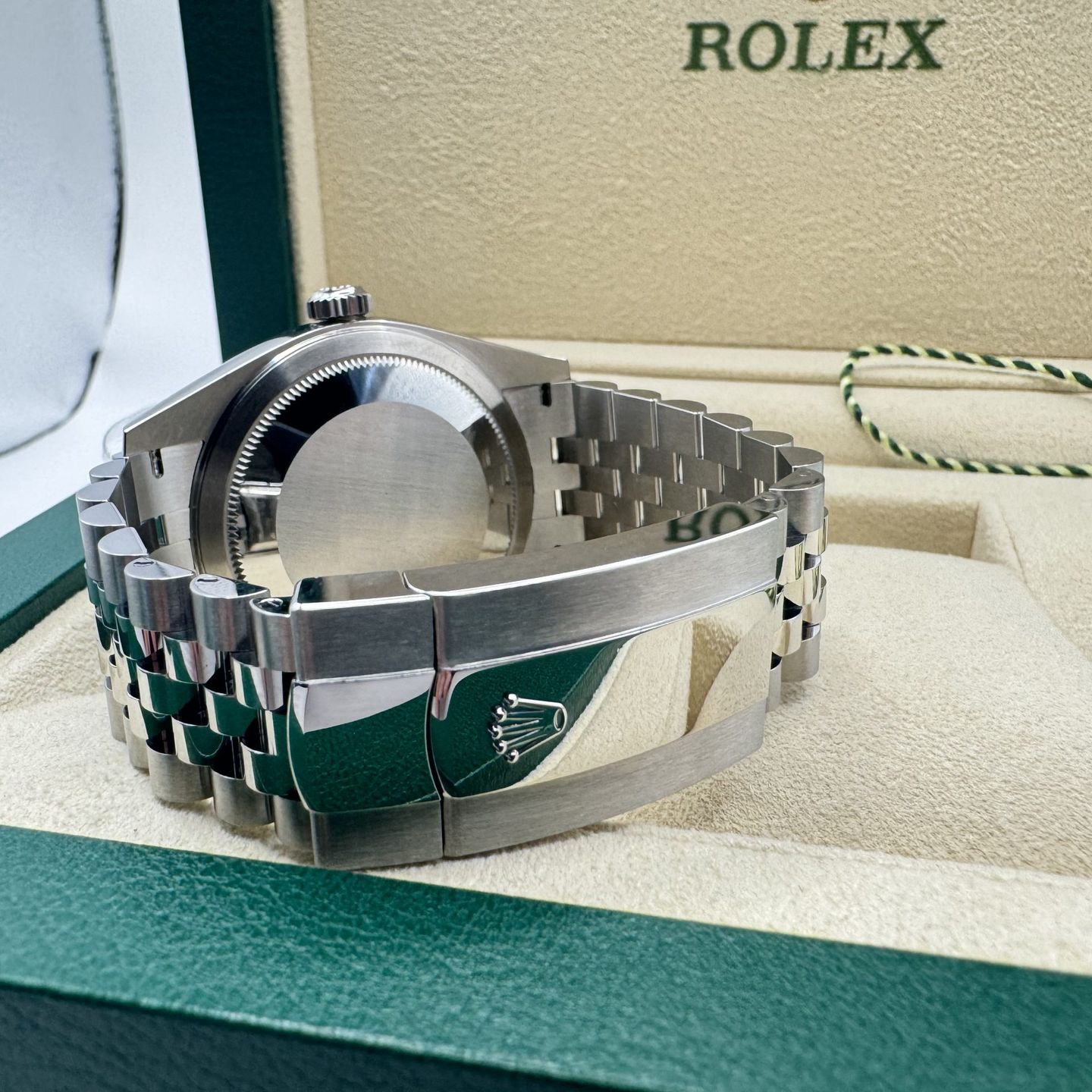 Rolex Sky-Dweller 336934 (2024) - Green dial 42 mm Gold/Steel case (5/8)