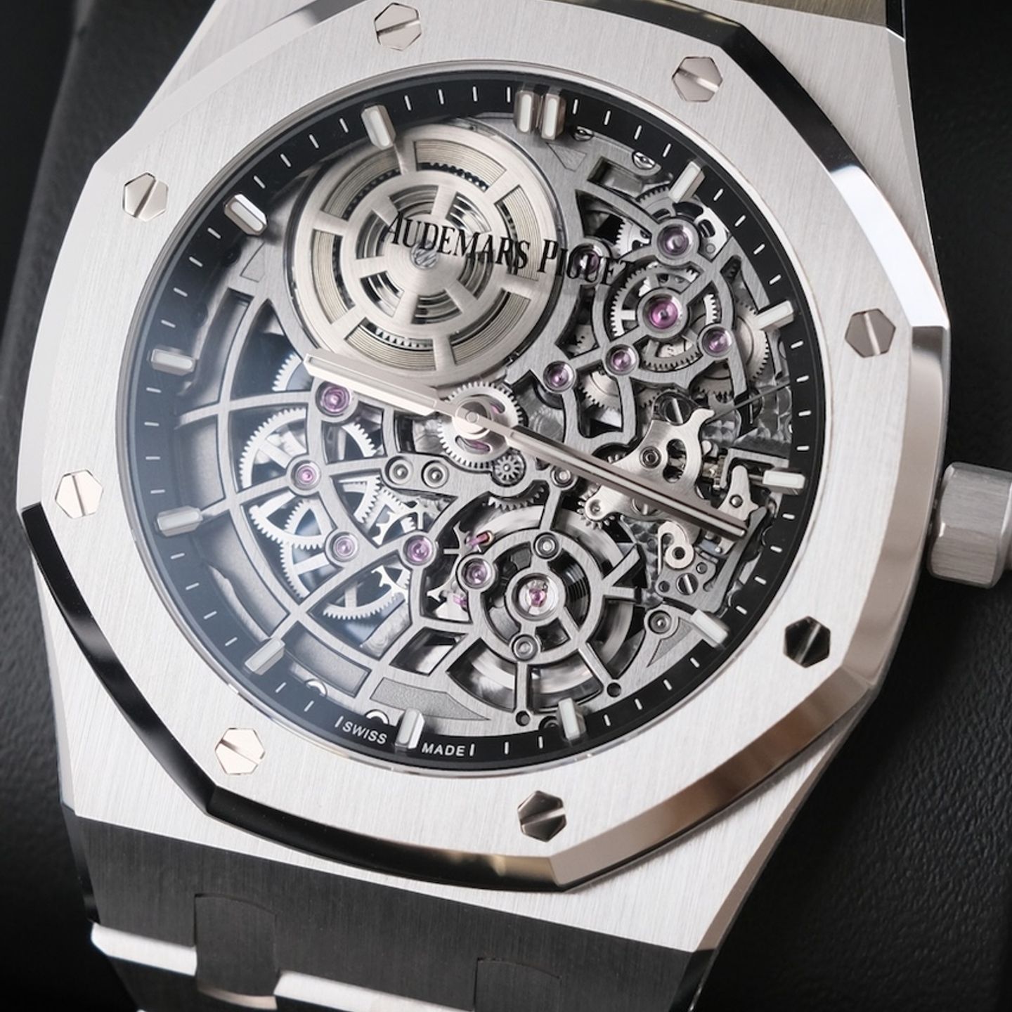 Audemars Piguet Royal Oak Jumbo 16204BC.OO.1240BC.01 (2025) - Transparant wijzerplaat 39mm Witgoud (6/8)