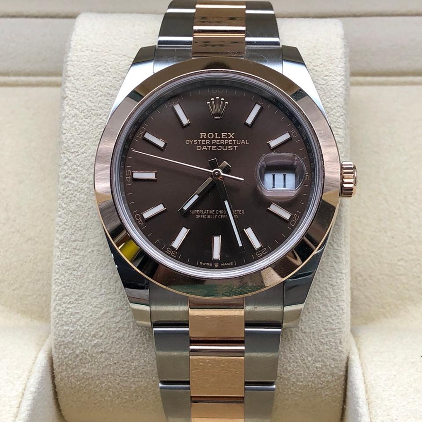 Rolex Datejust 126301 (2025) - 41mm Goud/Staal (3/10)