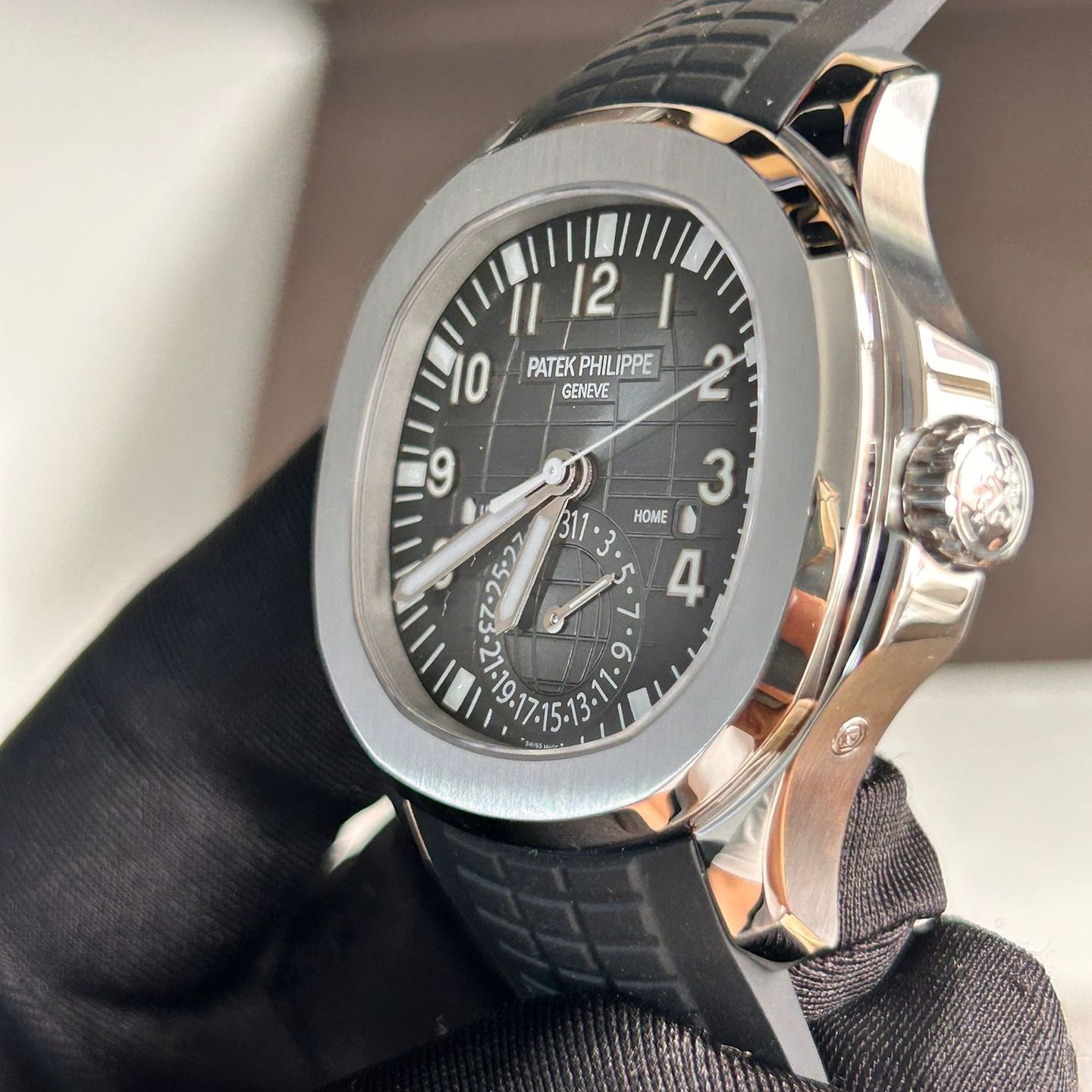 Patek Philippe Aquanaut 5164A-001 (2022) - Black dial 41 mm Steel case (6/8)