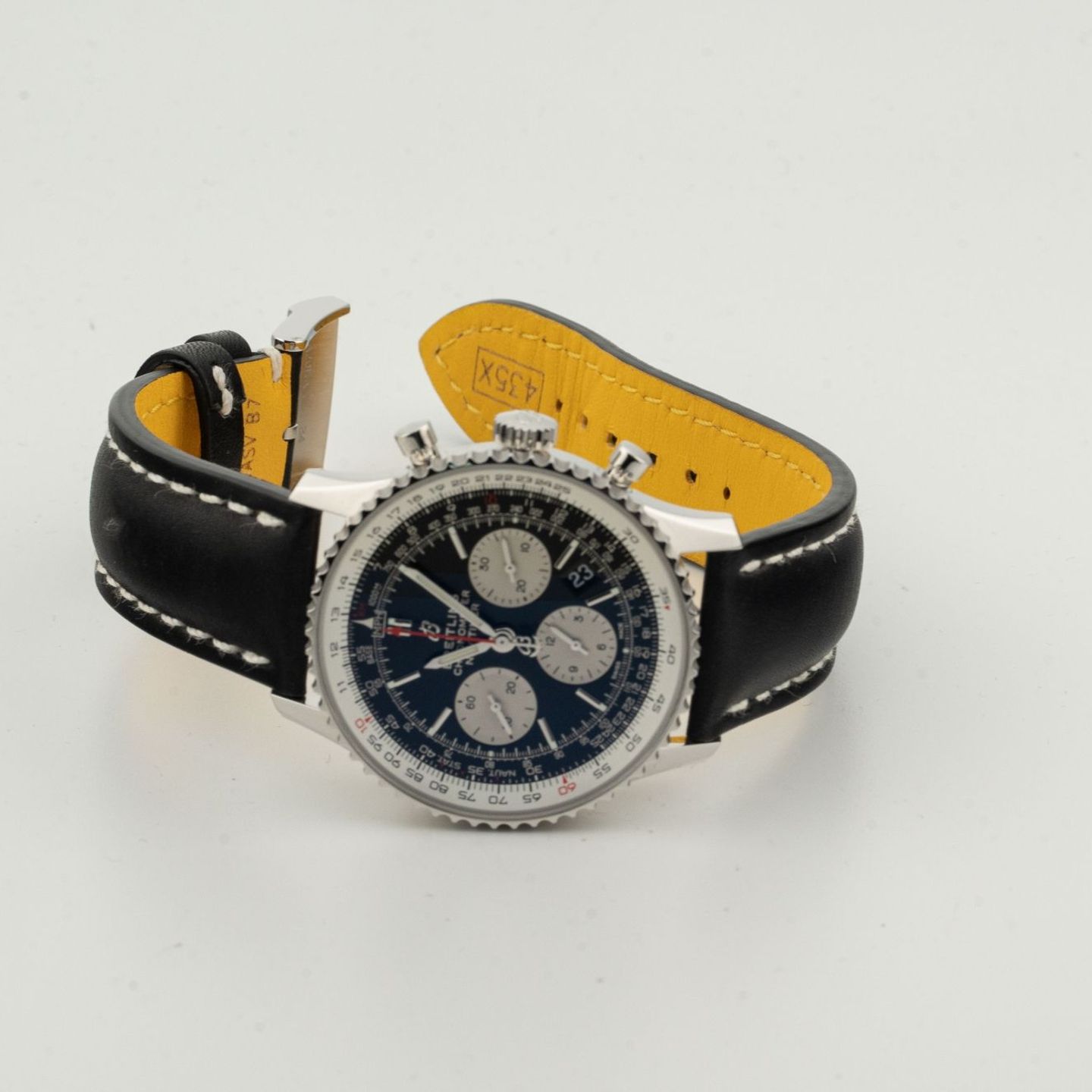 Breitling Navitimer AB0121 (2022) - Zwart wijzerplaat 43mm Staal (4/8)