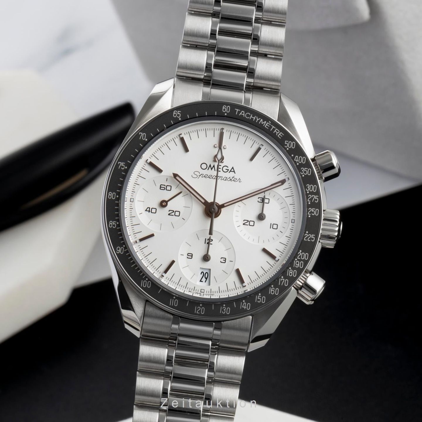 Omega Speedmaster 324.30.38.50.02.003 - (1/8)