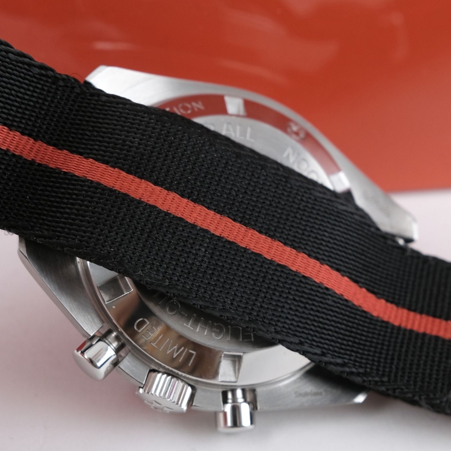 Omega Speedmaster Professional Moonwatch 311.12.42.30.01.001 - (2/8)