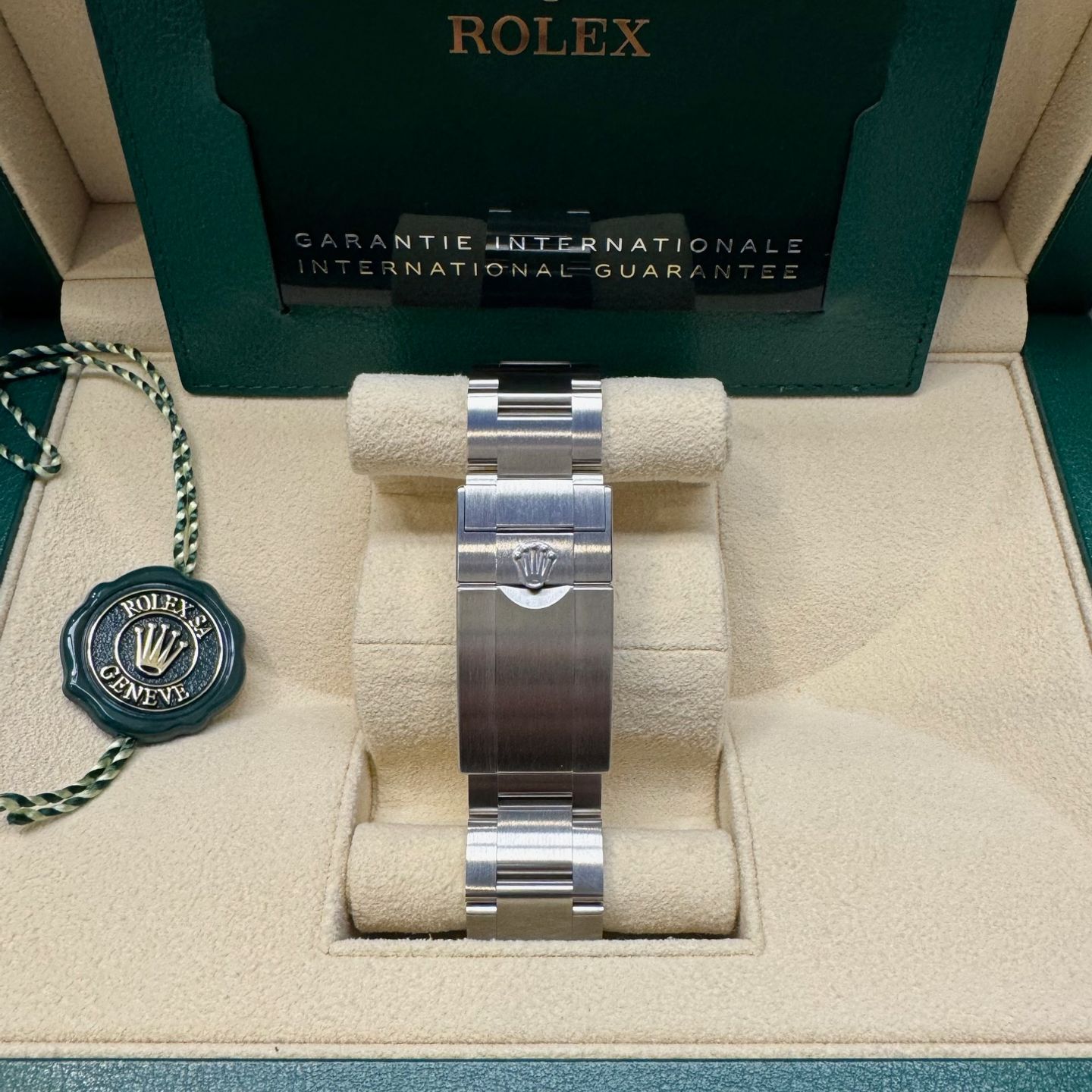 Rolex Explorer II 226570 (2024) - 42 mm Steel case (6/6)