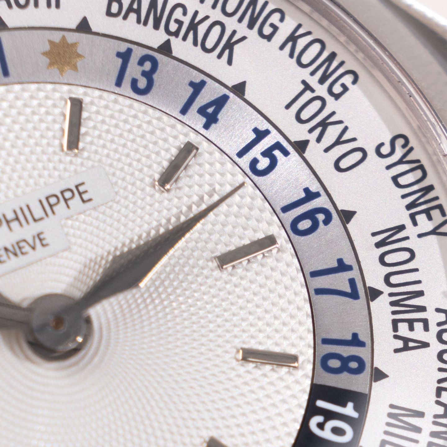 Patek Philippe World Time 5110G (2005) - White dial 38 mm White Gold case (8/8)