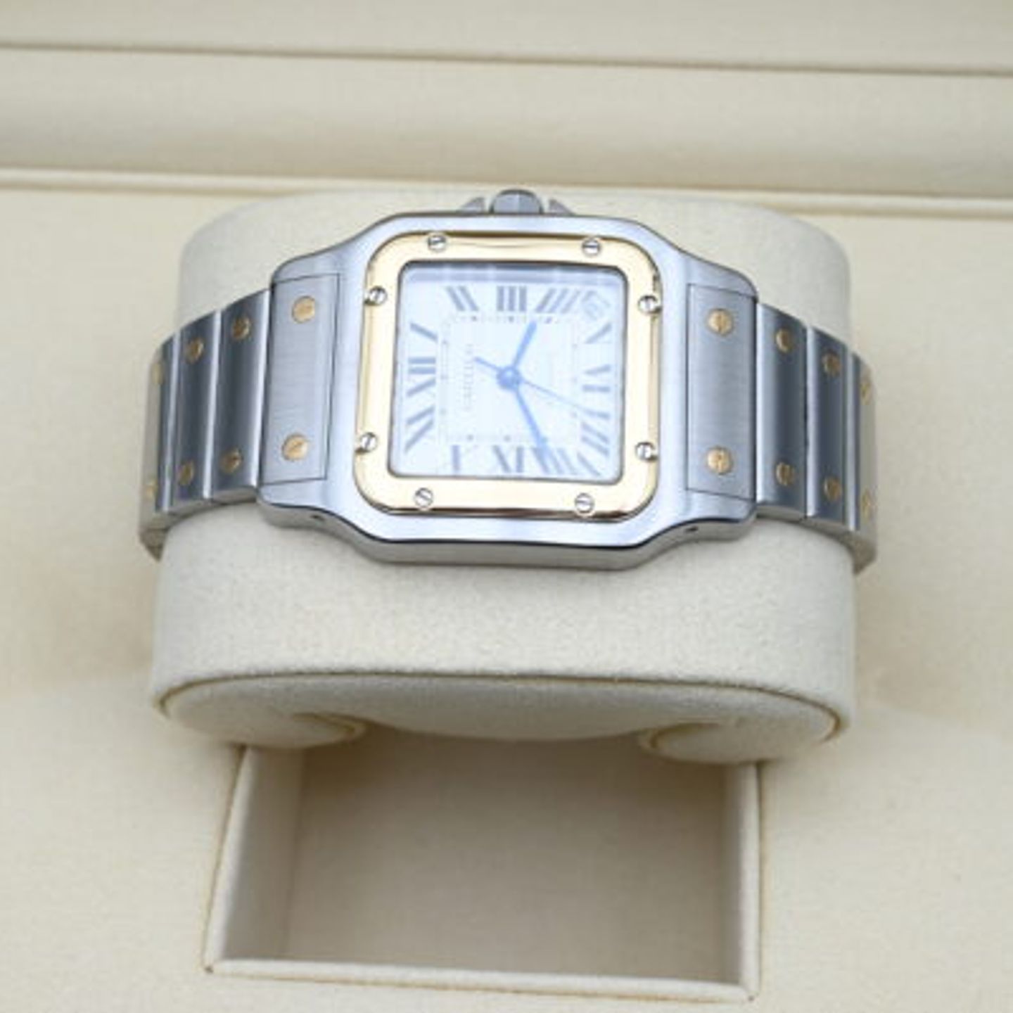 Cartier Santos Galbée 2823 (Unknown (random serial)) - White dial 32 mm Gold/Steel case (2/6)