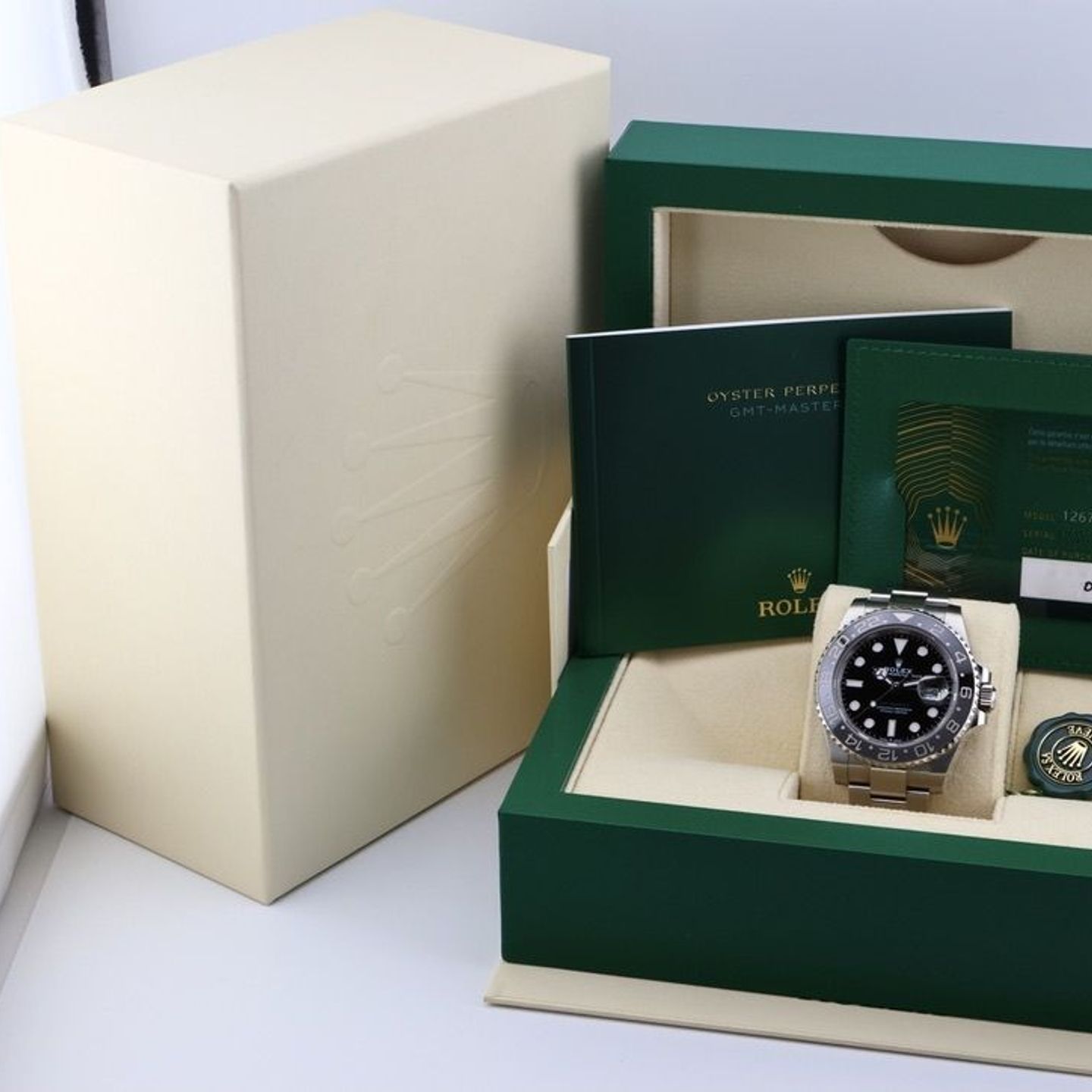 Rolex GMT-Master II 126710GRNR (2024) - Black dial 40 mm Steel case (2/2)