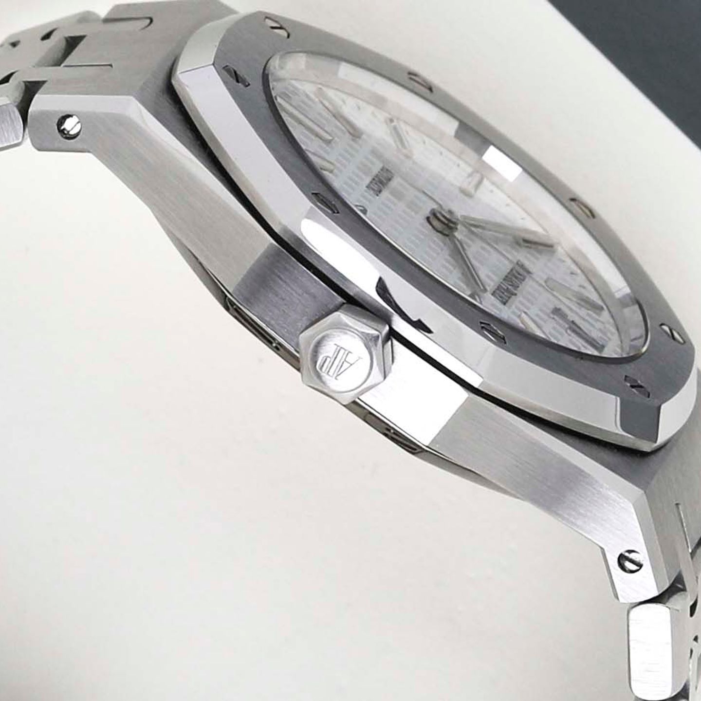 Audemars Piguet Royal Oak Selfwinding 15300ST.OO.1220ST.01 (2007) - Silver dial 39 mm Steel case (8/8)