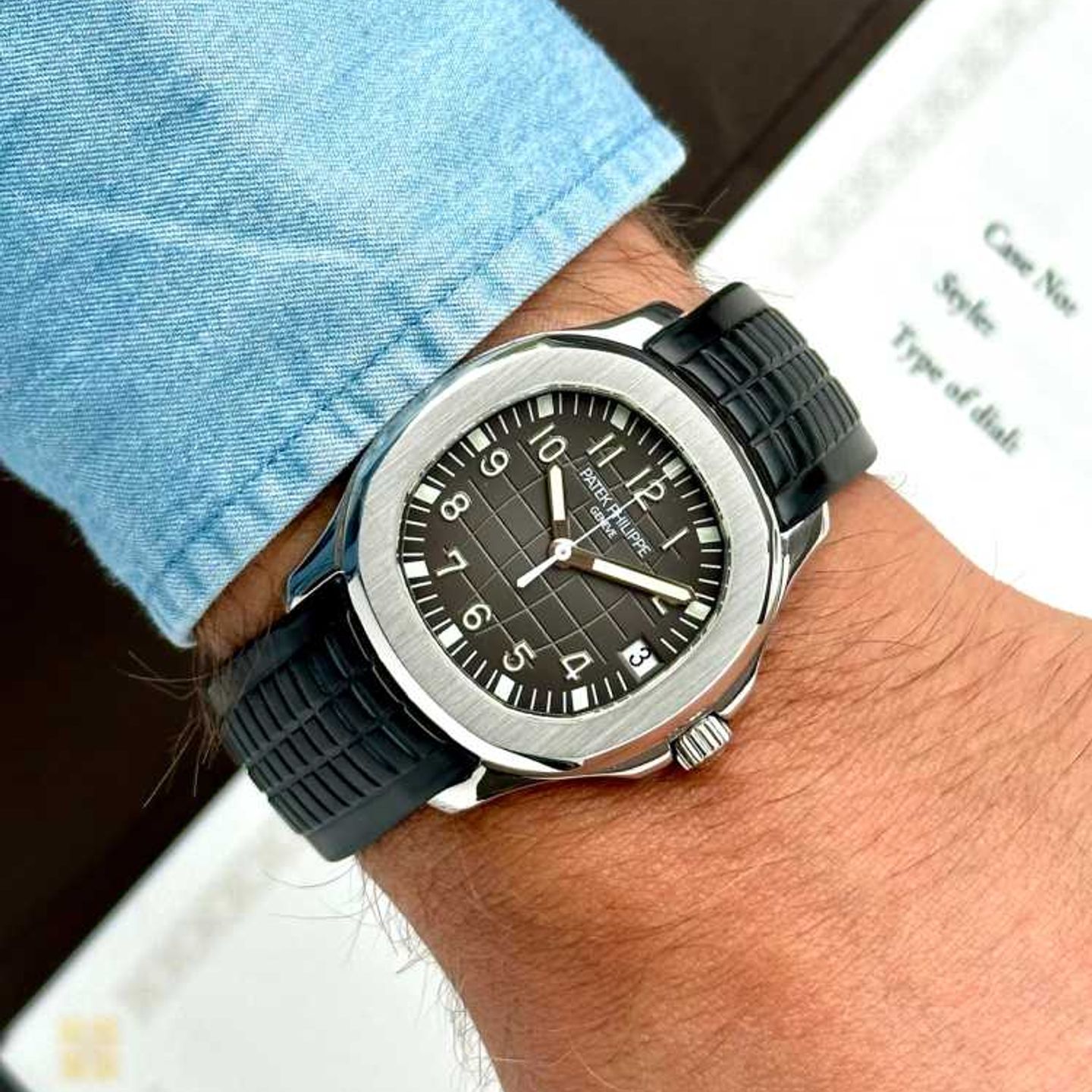 Patek Philippe Aquanaut 5165 (2007) - Grey dial 38 mm Steel case (2/8)