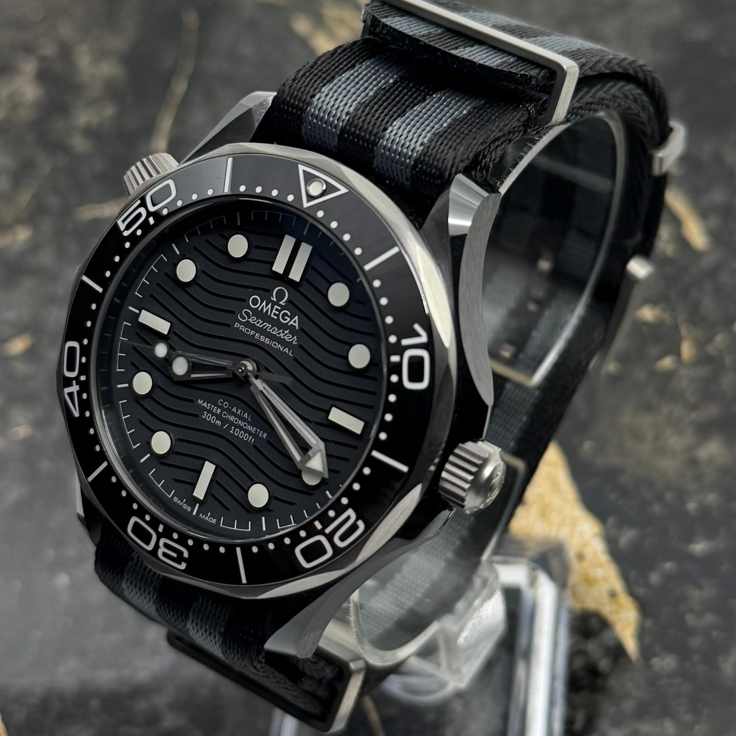 Omega Seamaster Diver 300 M 210.92.44.20.01.002 (2026) - Zwart wijzerplaat 44mm Keramiek (4/8)